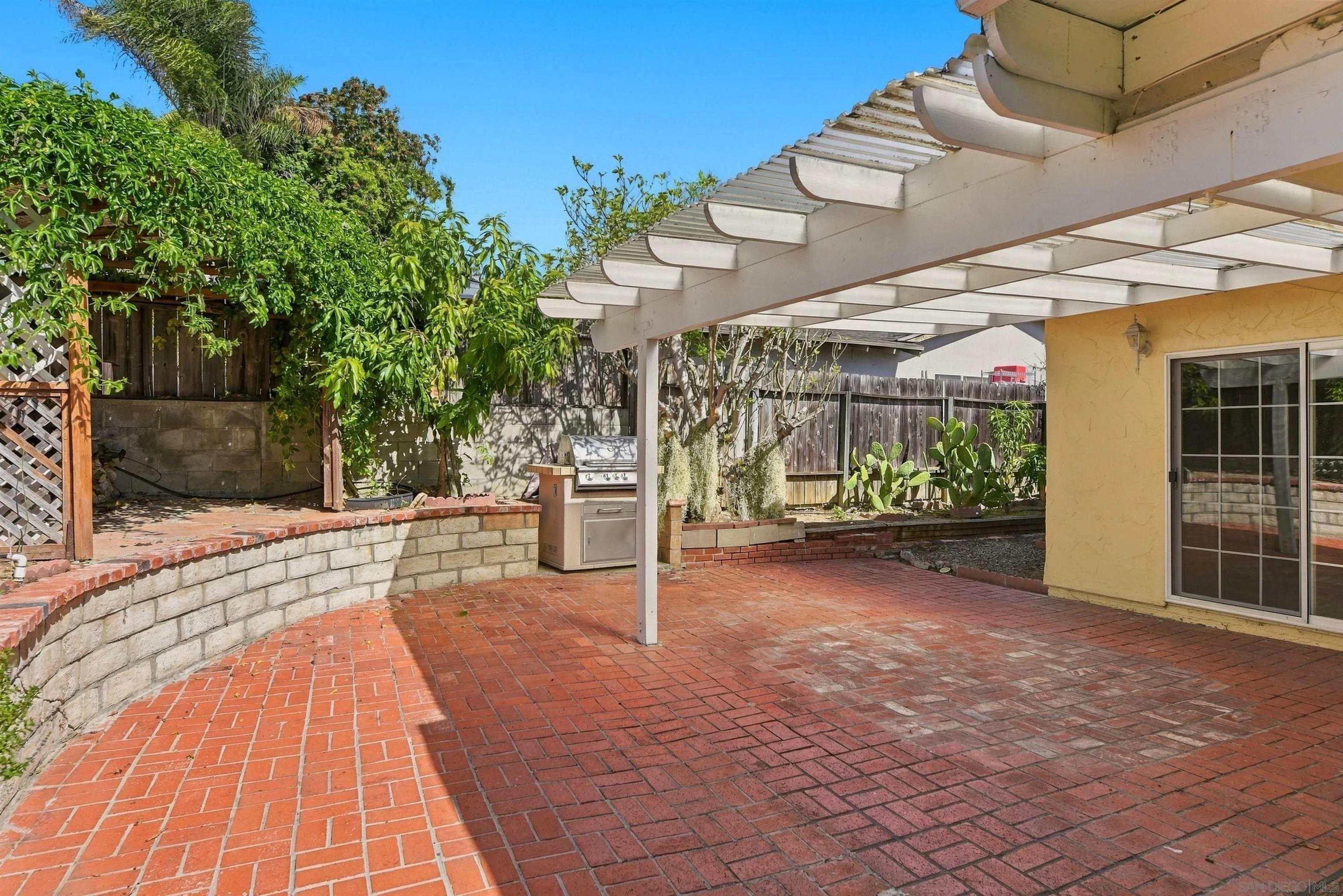 https://cdn.realtyfeed.com/cdn/127/260025479/c590cdf25df086ce8e274bbd3e29a5ba.webp