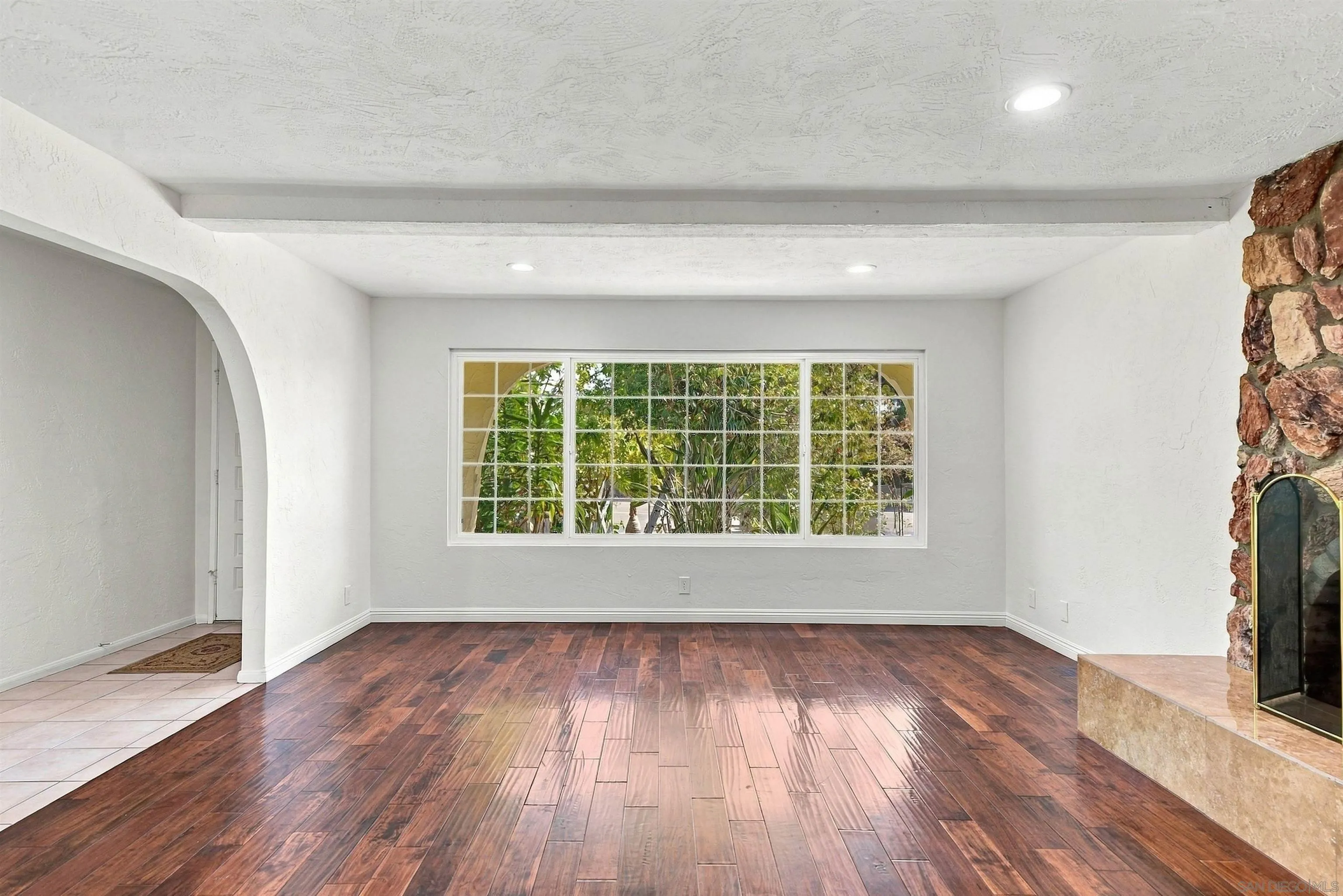 https://cdn.realtyfeed.com/cdn/127/260025479/c9f5f1a1fc4fd7ab8bae2b48d4ba4f09.webp