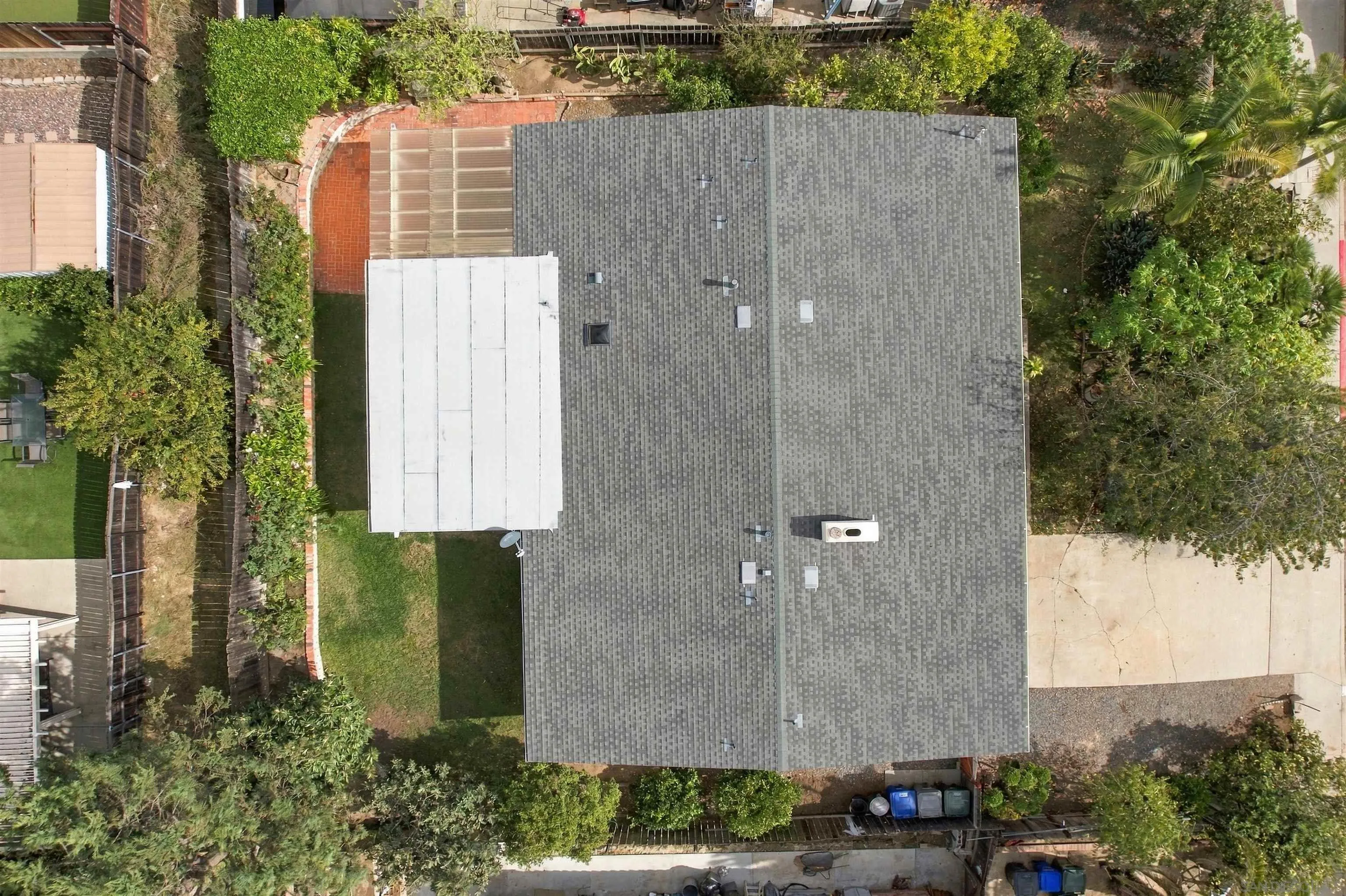 https://cdn.realtyfeed.com/cdn/127/260025479/d2b09d73c93fbd5d144f72b80acde8cc.webp