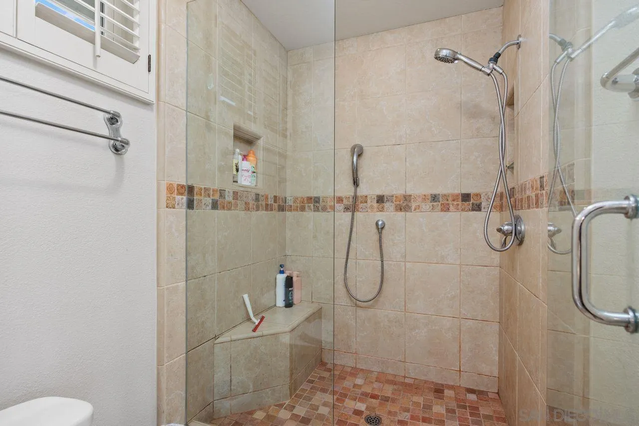 https://cdn.realtyfeed.com/cdn/127/260025480/993e7404e9eee1e605cf728483bf9c91.webp