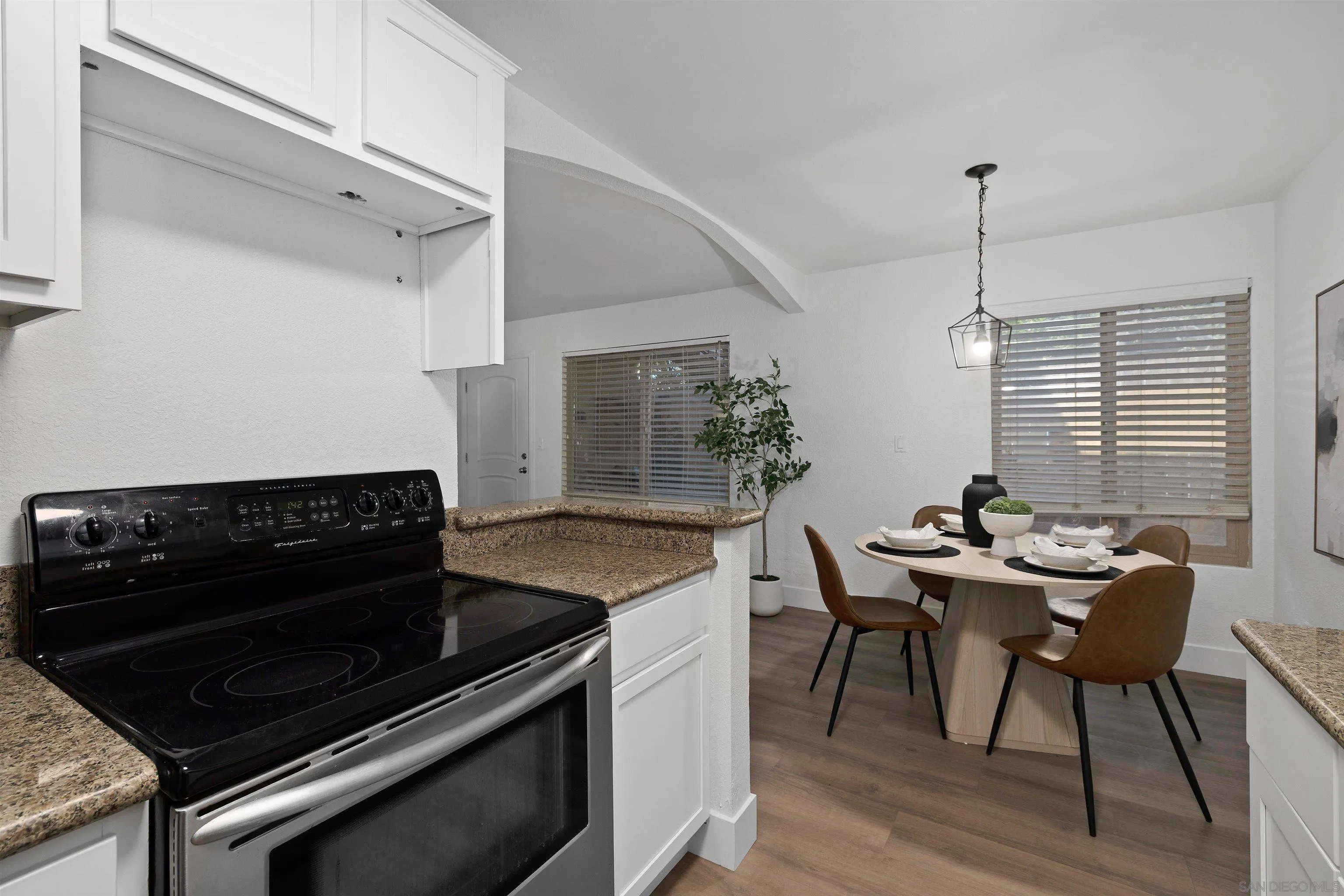 3754 Cherokee Ave, #2, San Diego, CA 92104 3754 Cherokee Ave, #2, San Diego, CA 92104