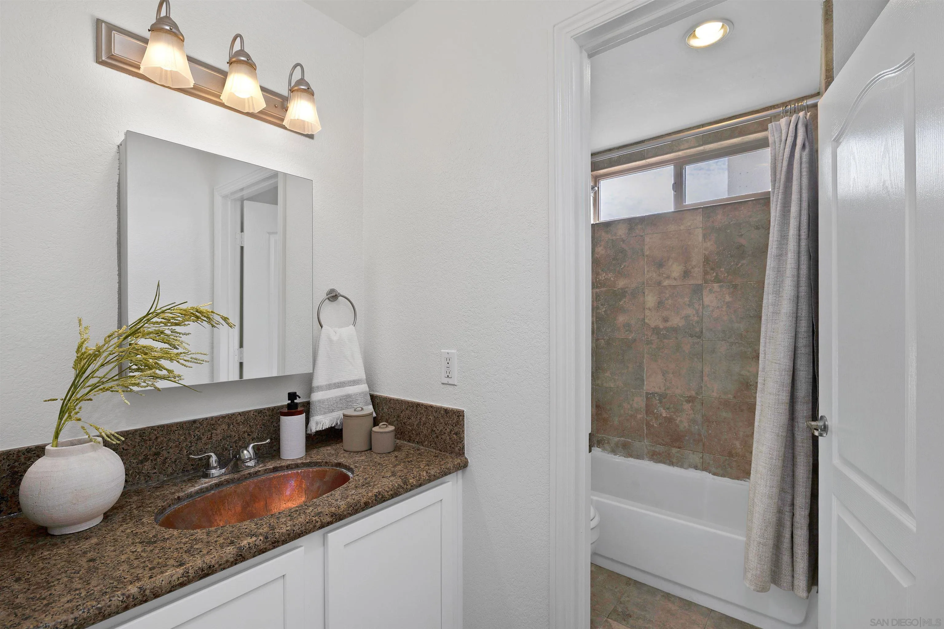 3754 Cherokee Ave, #2, San Diego, CA 92104 3754 Cherokee Ave, #2, San Diego, CA 92104
