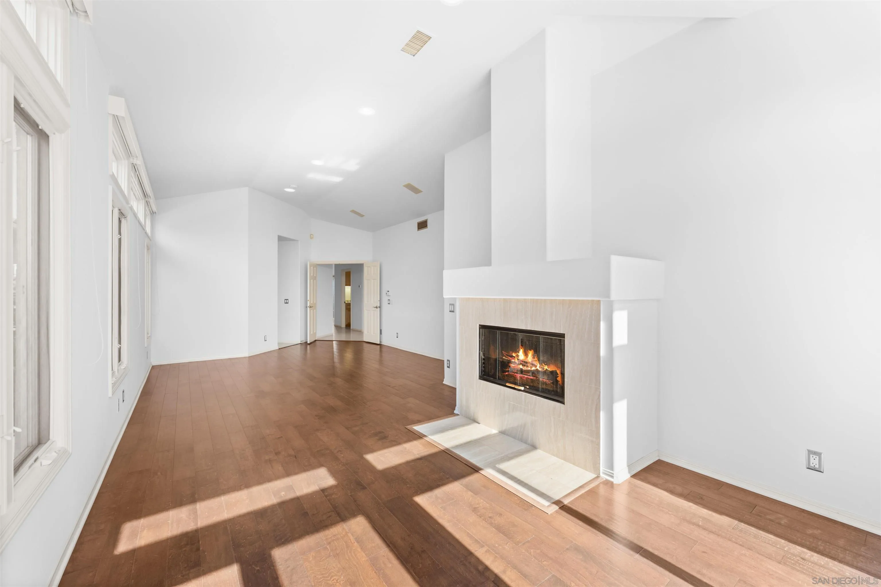 https://cdn.realtyfeed.com/cdn/127/260025483/61954c03ca0e8ccf8f076ae4b22faeab.webp