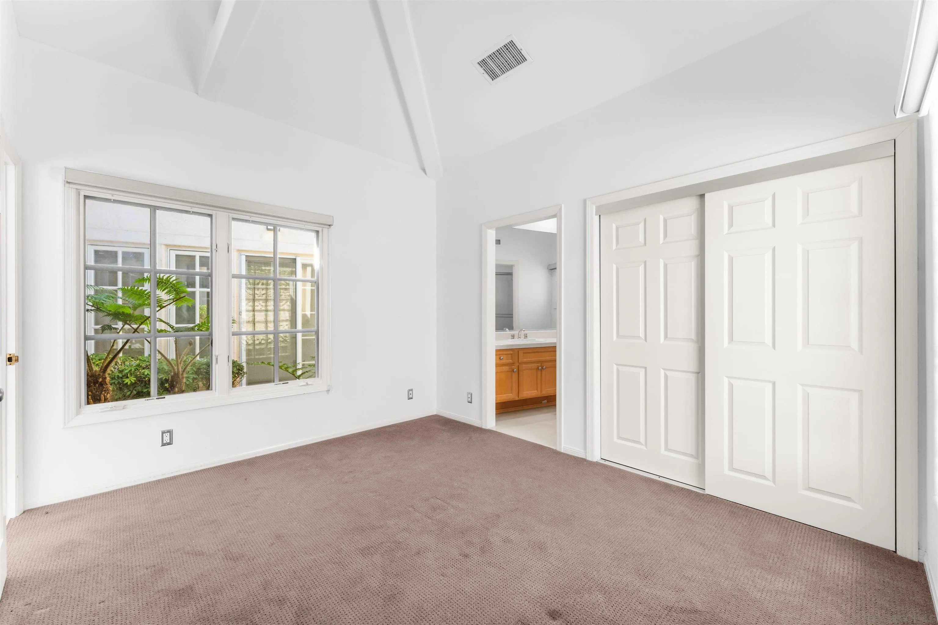 https://cdn.realtyfeed.com/cdn/127/260025483/6b4ecef6eb8c7b92f868914b433da98f.webp