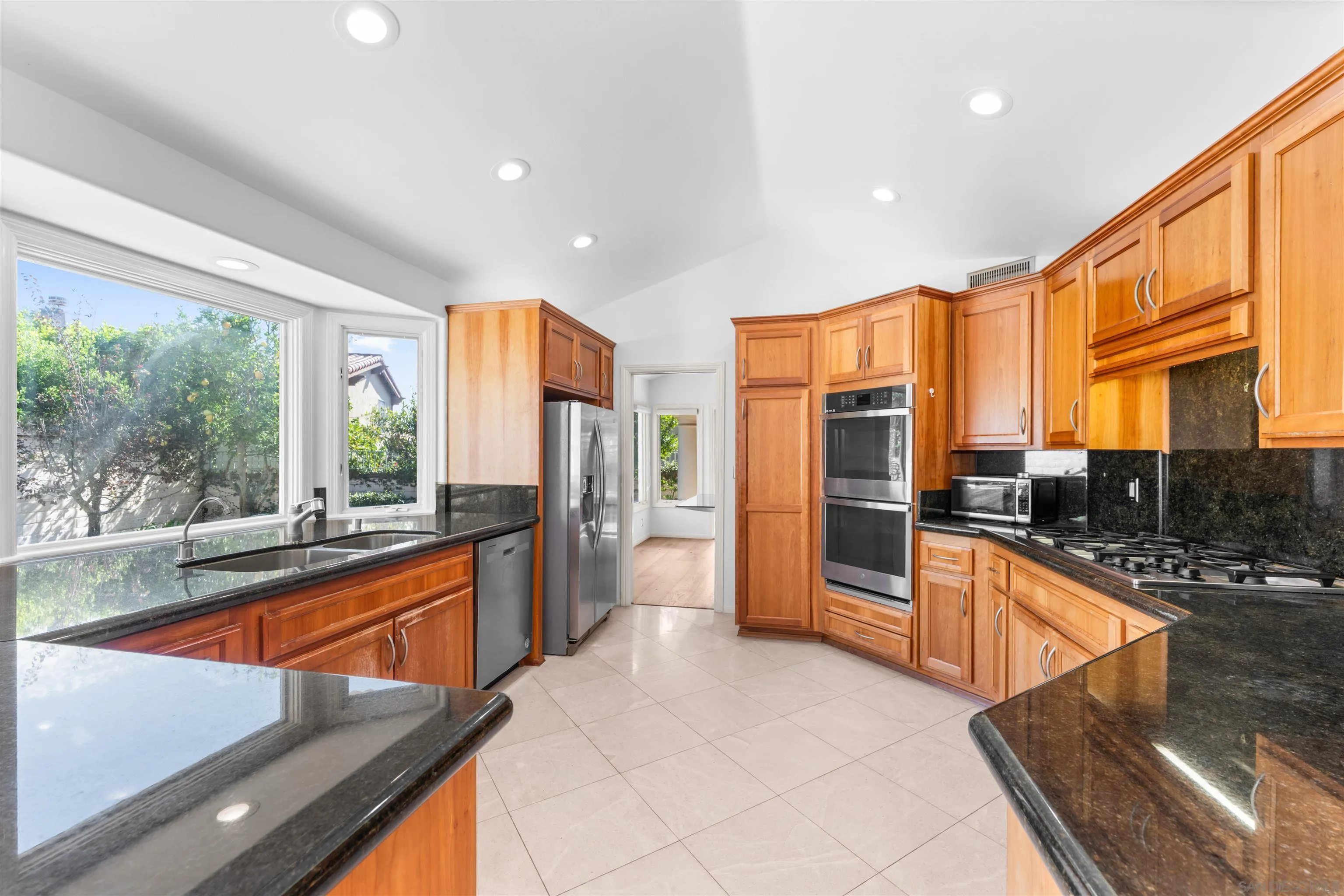 https://cdn.realtyfeed.com/cdn/127/260025483/7387efc533f5a50e64169fceabff6238.webp