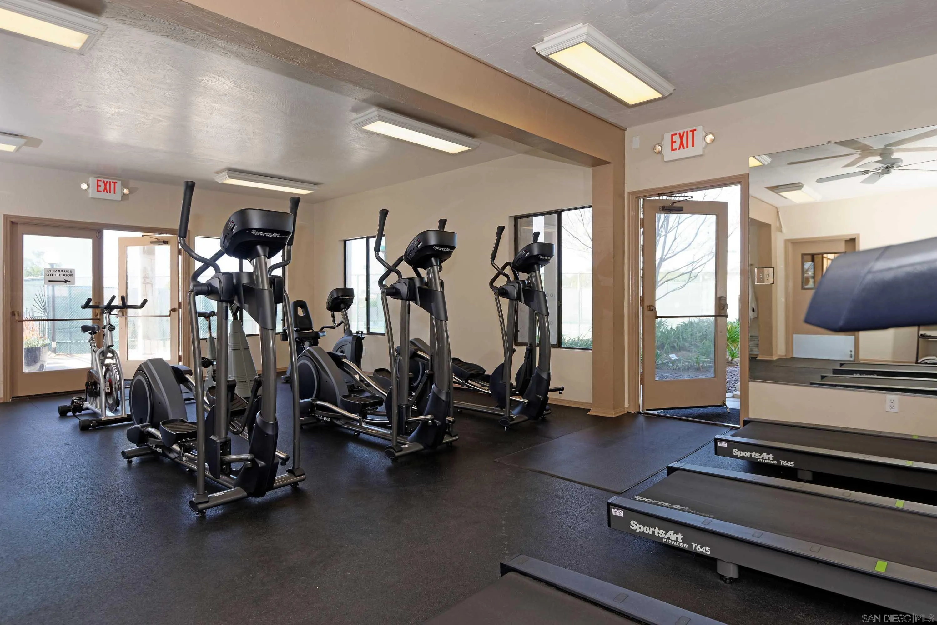 https://cdn.realtyfeed.com/cdn/127/260025483/8edd1bc156f67d2e94a735df7db30cb0.webp