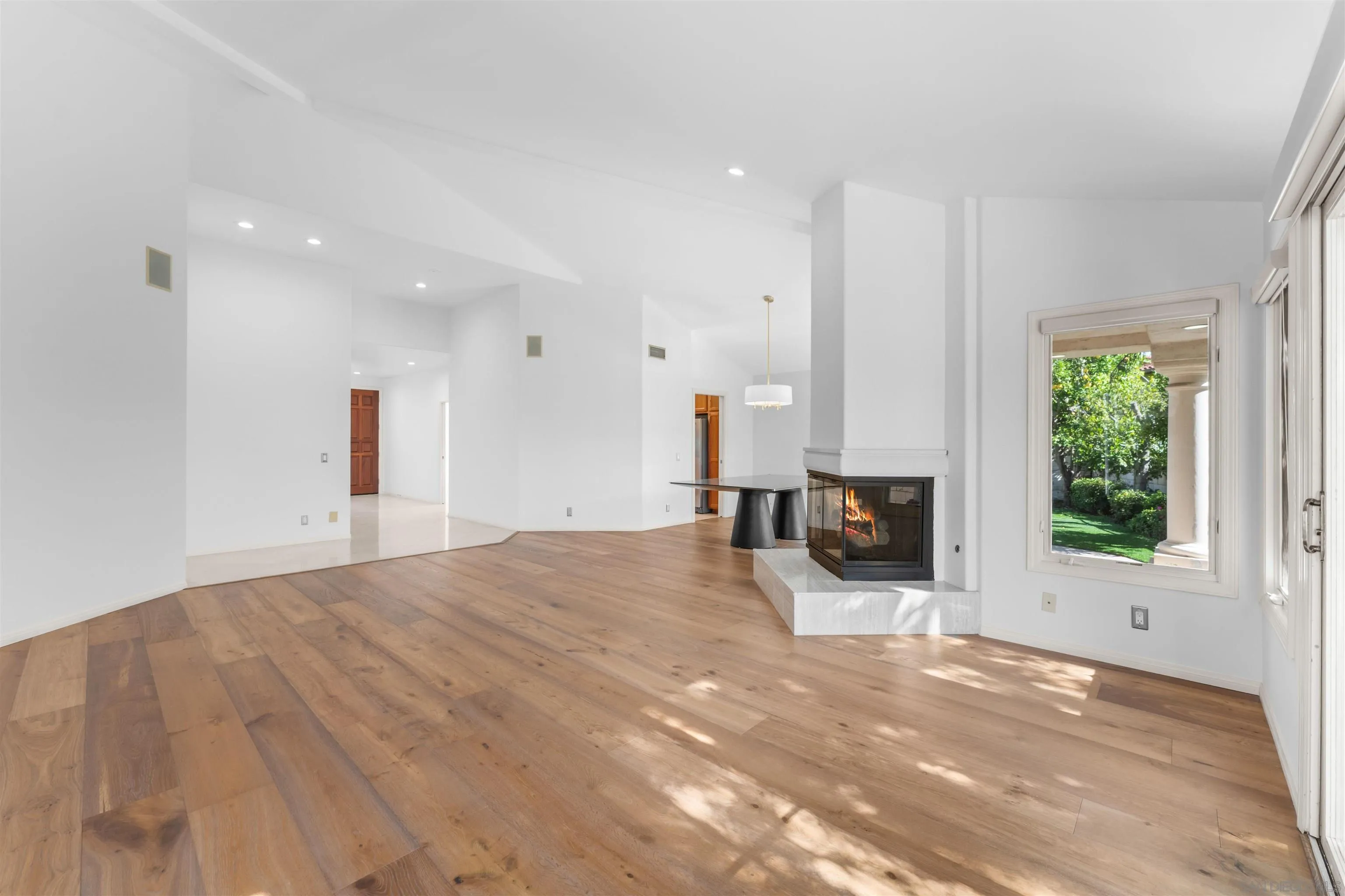 https://cdn.realtyfeed.com/cdn/127/260025483/9cf6e87cd91a156e063f71f595cfaad3.webp