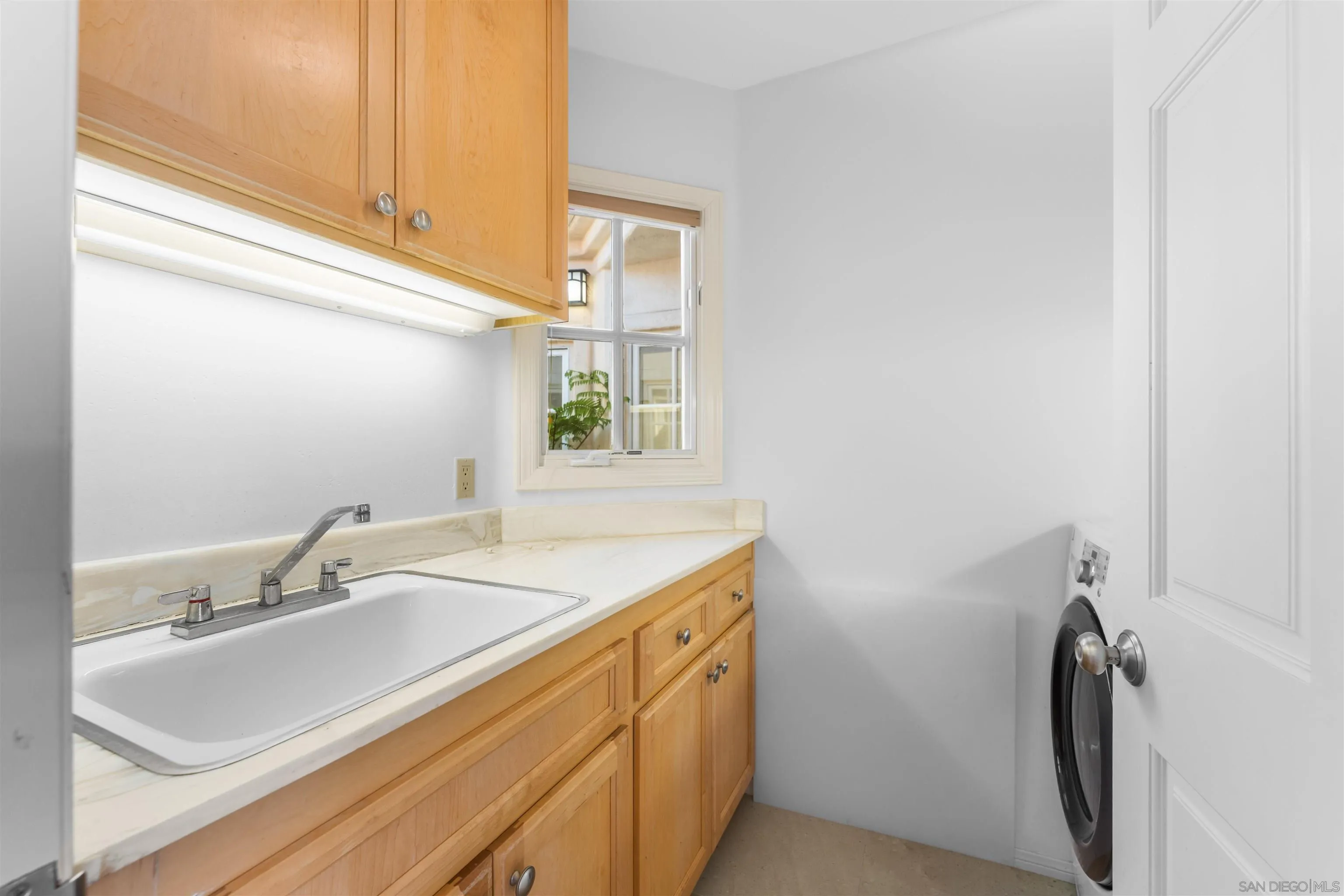 https://cdn.realtyfeed.com/cdn/127/260025483/a292a5a9c09d59e31bd8e77cbe28c282.webp