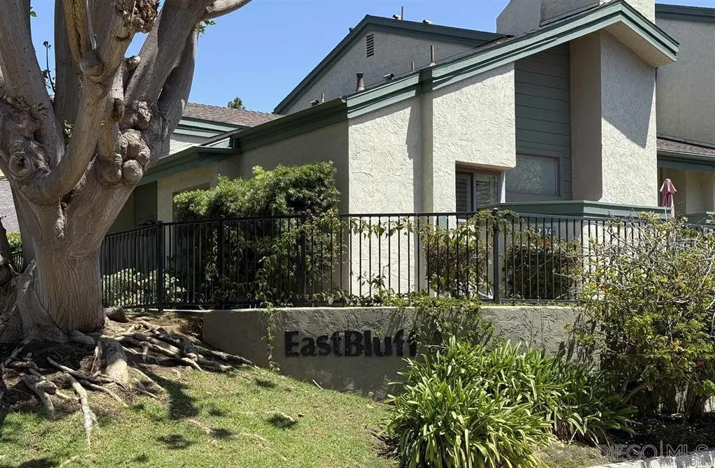3253 Caminito Eastbluff Unit 30