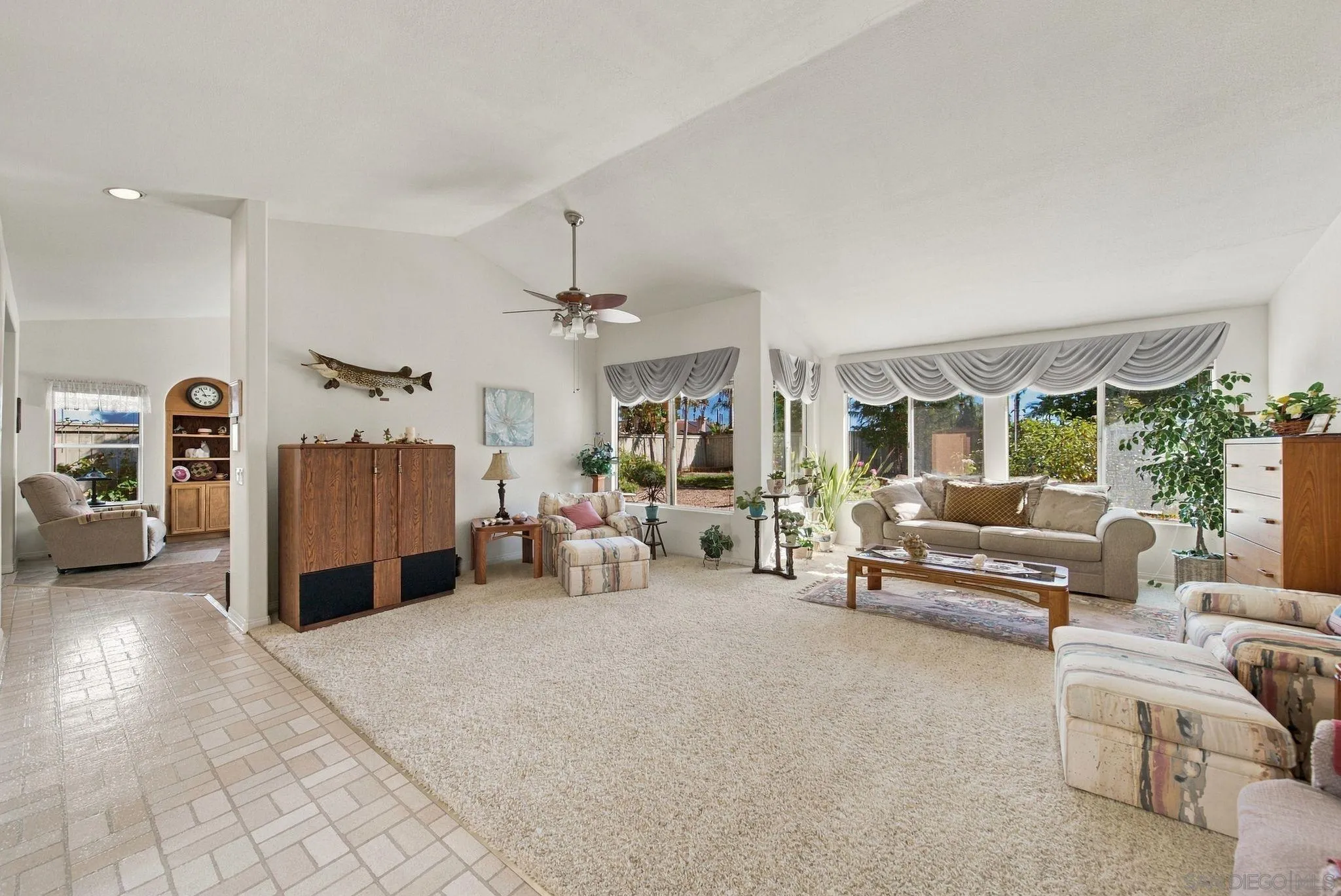 https://cdn.realtyfeed.com/cdn/127/260025487/1bd1369b36725a1cf46eb3b77cfe1804.webp