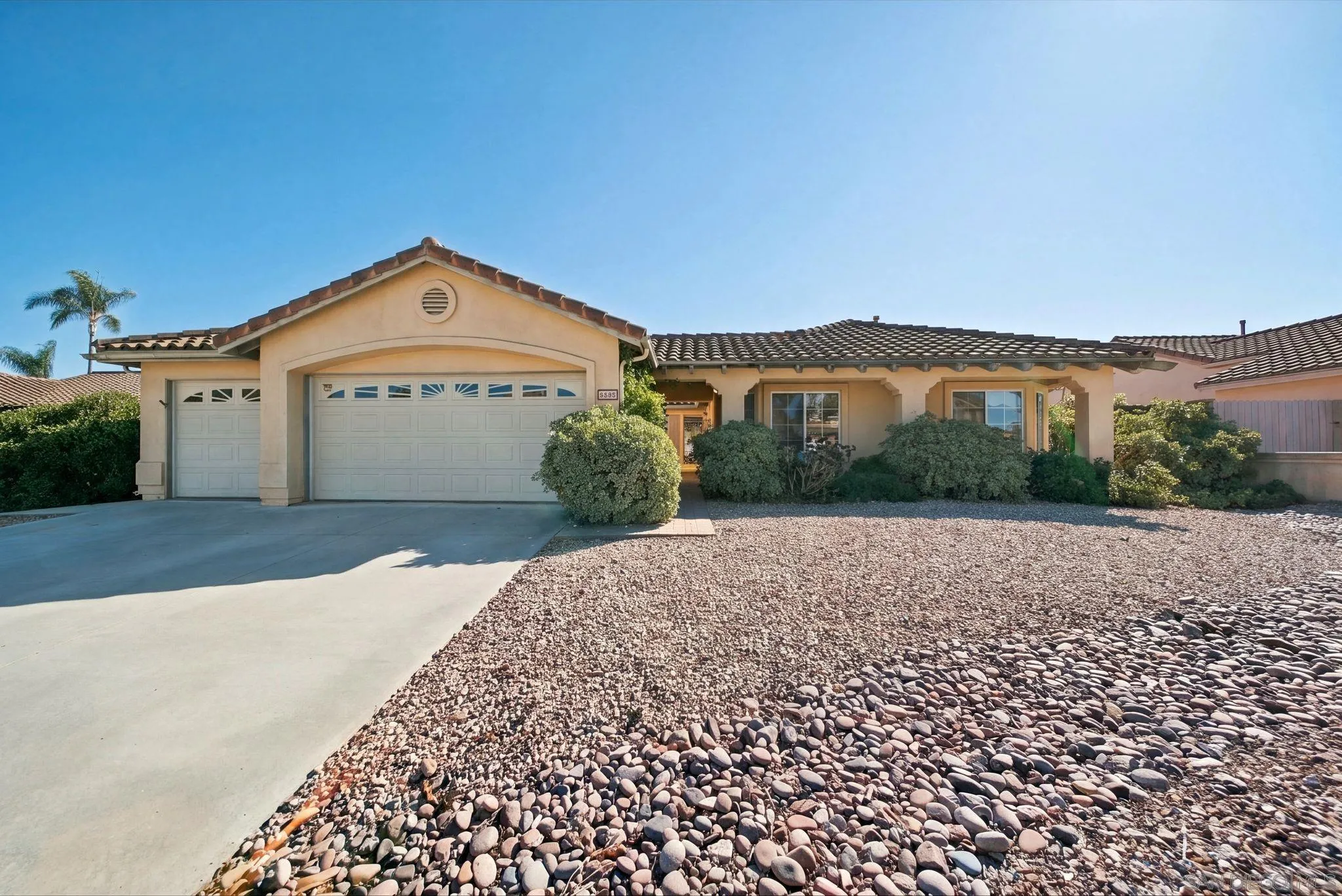 https://cdn.realtyfeed.com/cdn/127/260025487/1cbc6ce218ab1b2fbe61f832a960afa3.webp