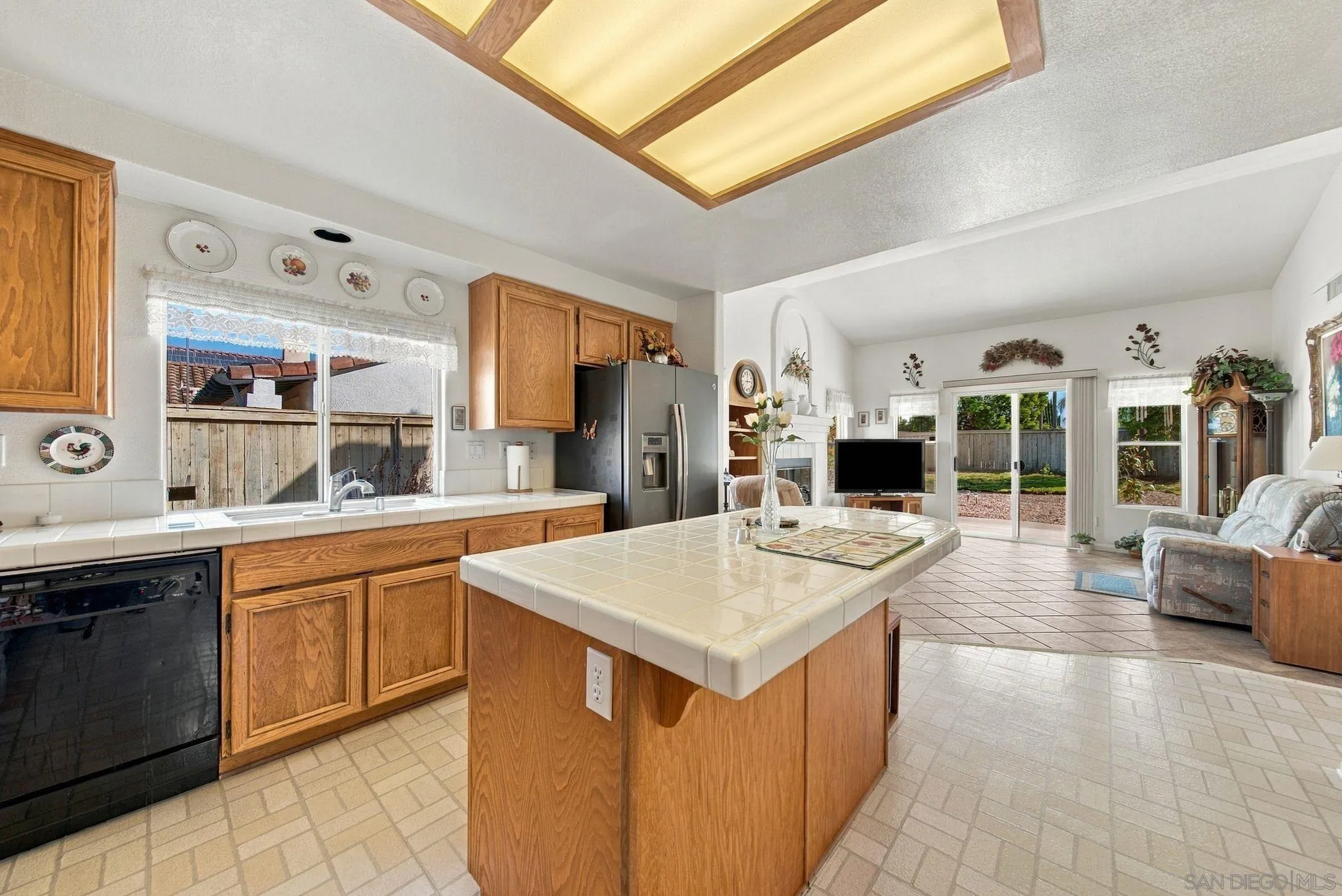 https://cdn.realtyfeed.com/cdn/127/260025487/2fcc123664c54d0bcfa9cc76f48cf096.webp
