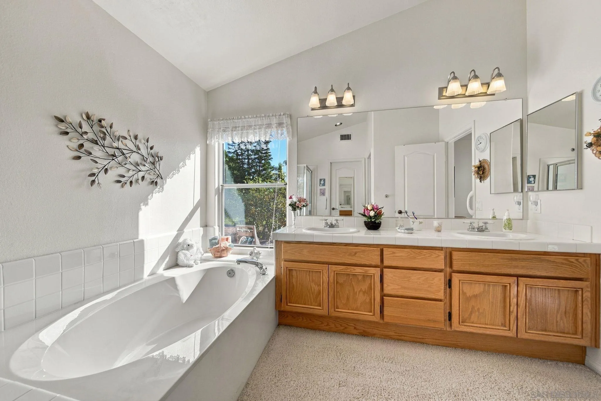 https://cdn.realtyfeed.com/cdn/127/260025487/37cfae94d85286fac9ef079261c55550.webp