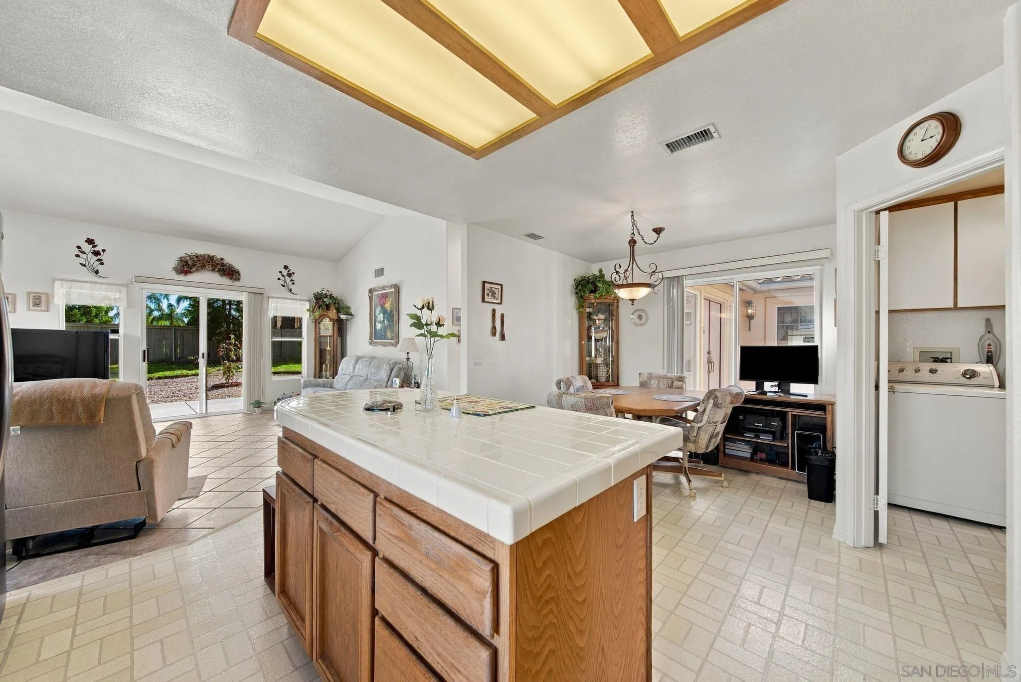 https://cdn.realtyfeed.com/cdn/127/260025487/3c7e2b99e335688ef6902ff68dfdf6d9.webp