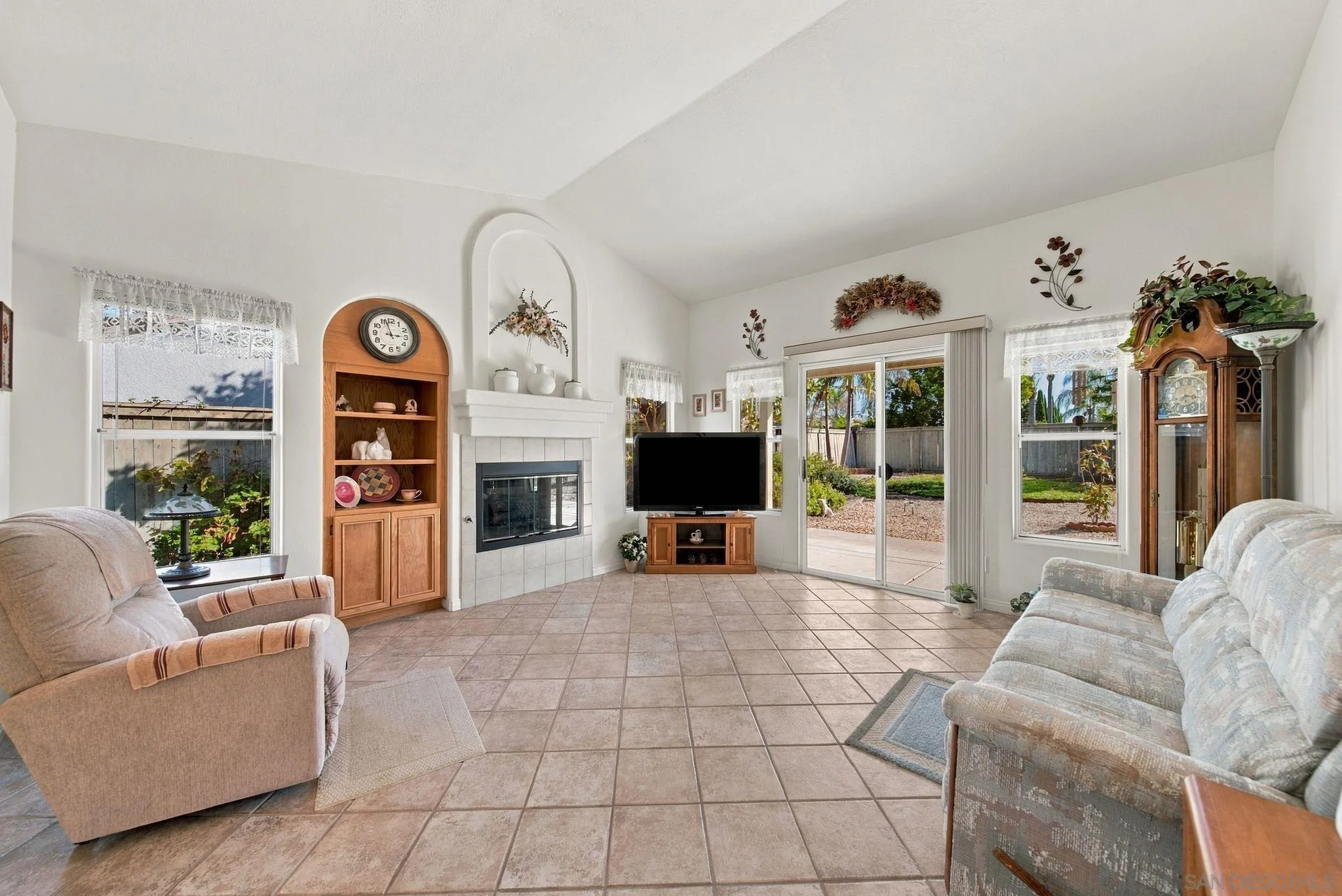 https://cdn.realtyfeed.com/cdn/127/260025487/88c2879a8eedd4e5ec5fef979472f829.webp
