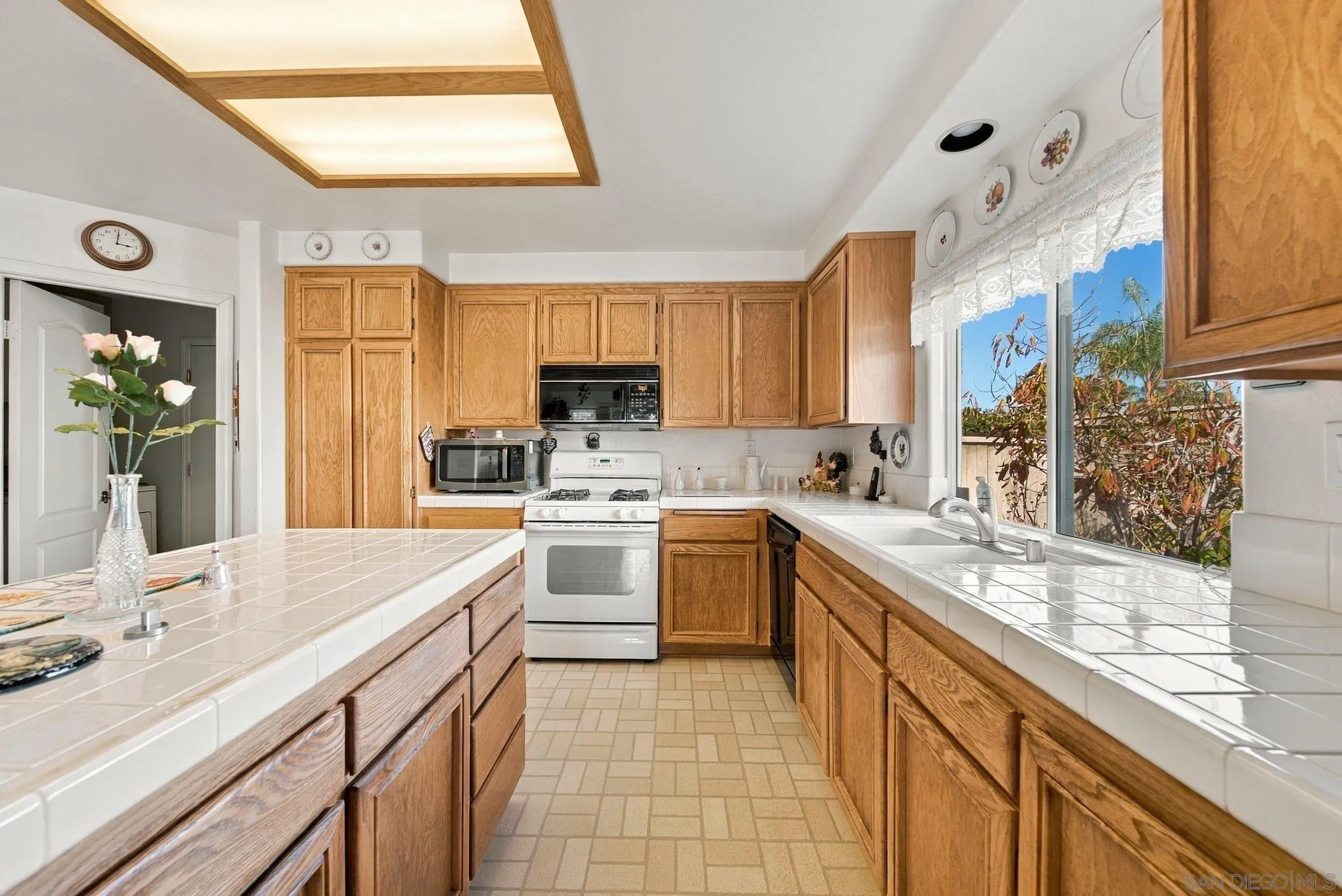 https://cdn.realtyfeed.com/cdn/127/260025487/b433d9369f03fd22ec4cbce5e417b870.webp
