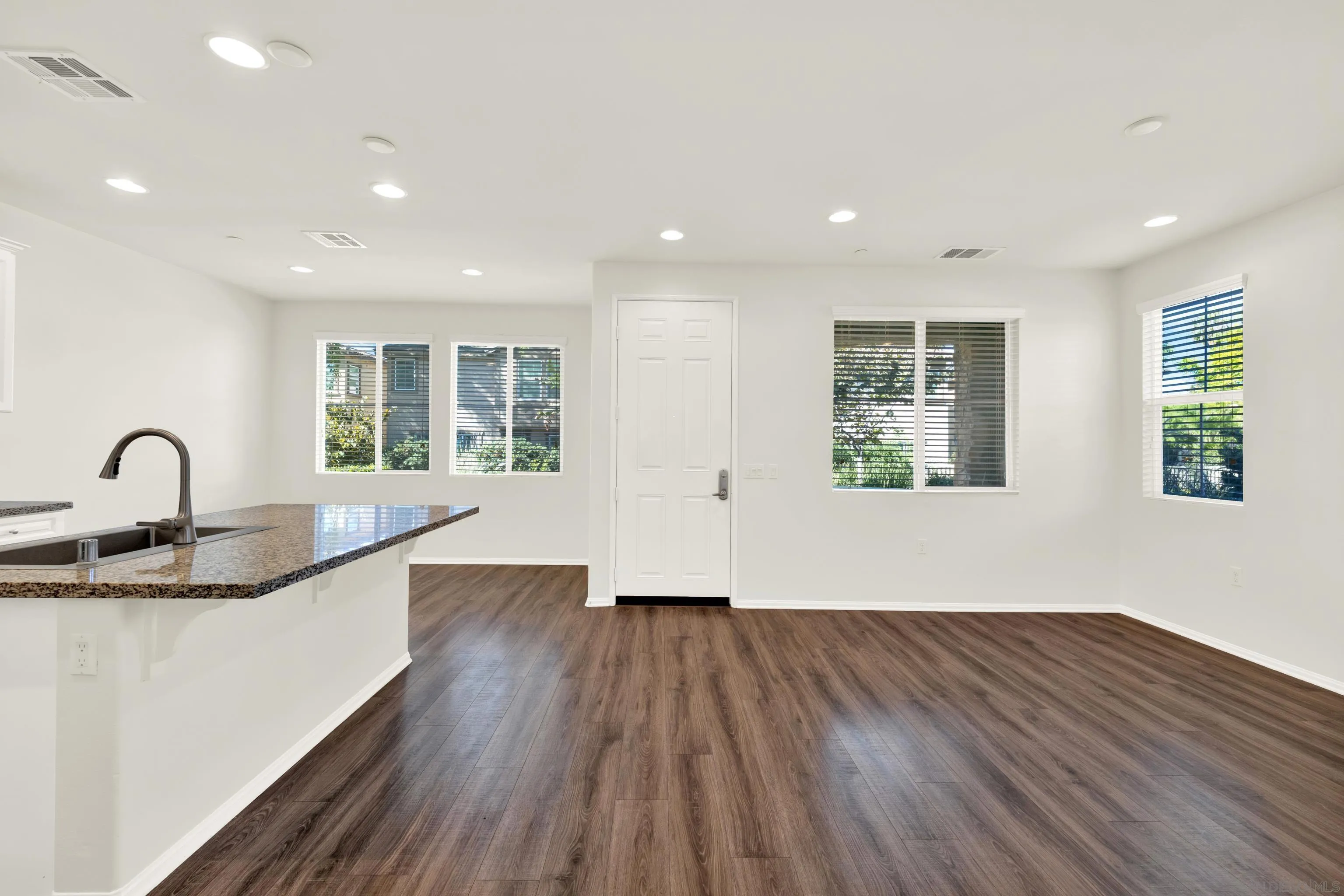 492 Prosperity Dr, San Marcos, CA 92069 492 Prosperity Dr, San Marcos, CA 92069
