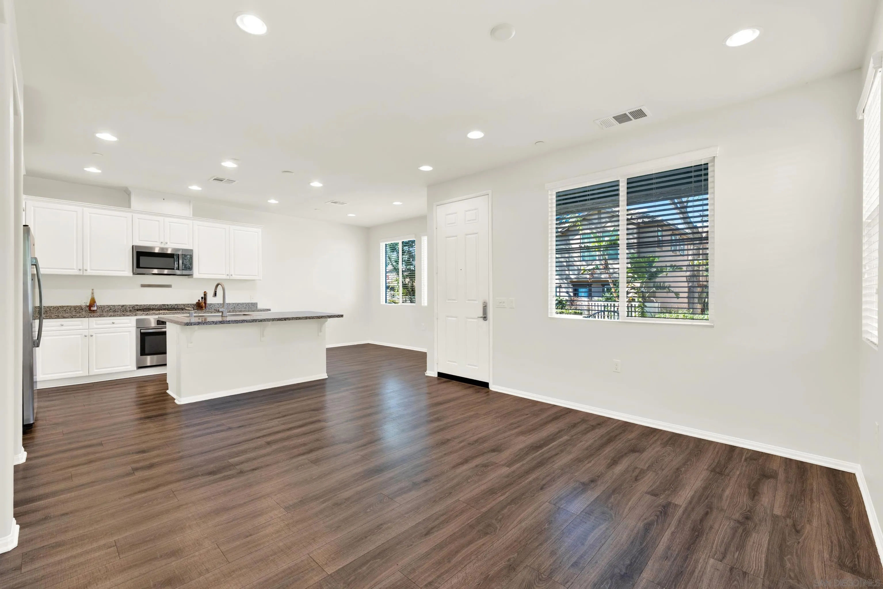 492 Prosperity Dr, San Marcos, CA 92069 492 Prosperity Dr, San Marcos, CA 92069