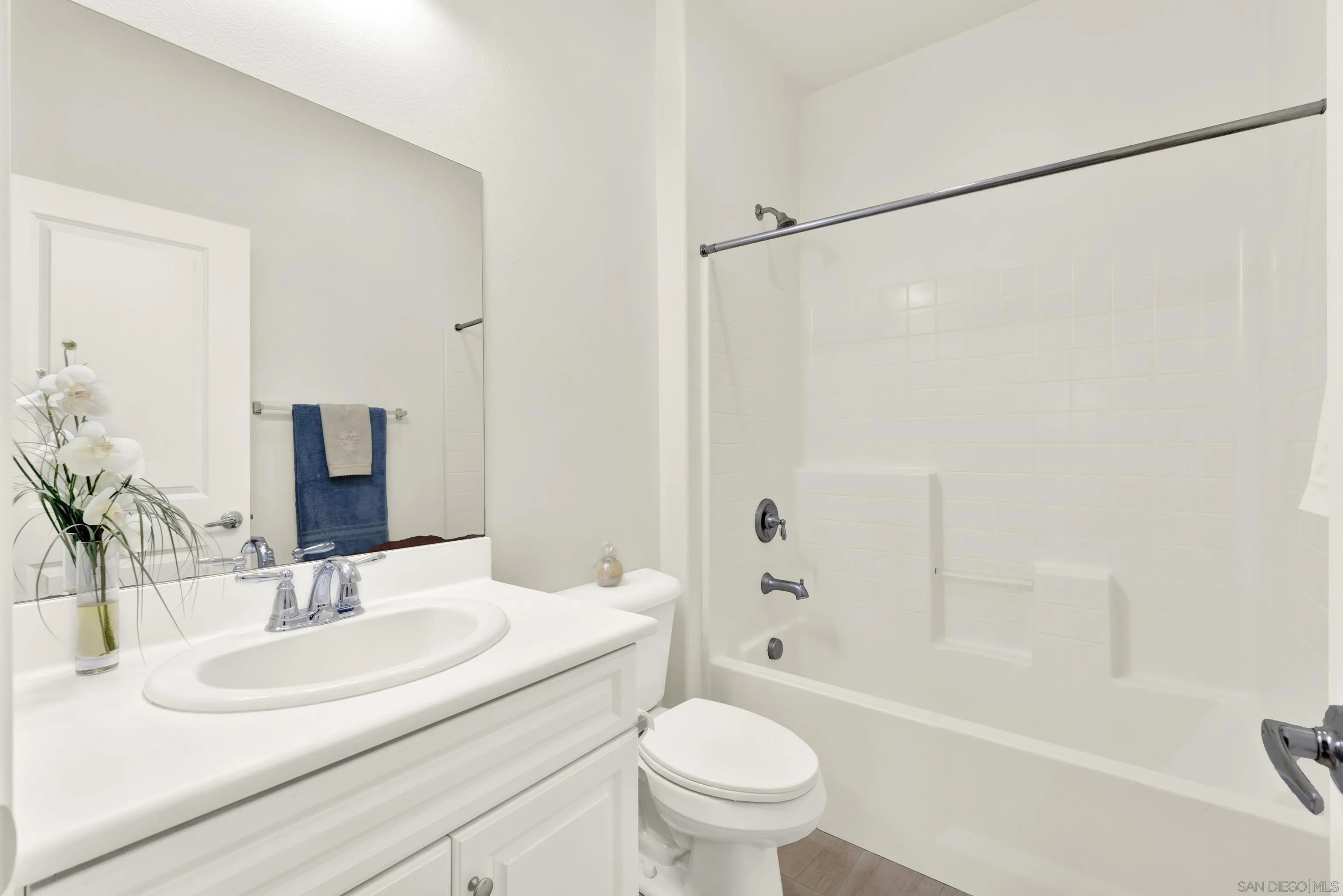 492 Prosperity Dr, San Marcos, CA 92069 492 Prosperity Dr, San Marcos, CA 92069