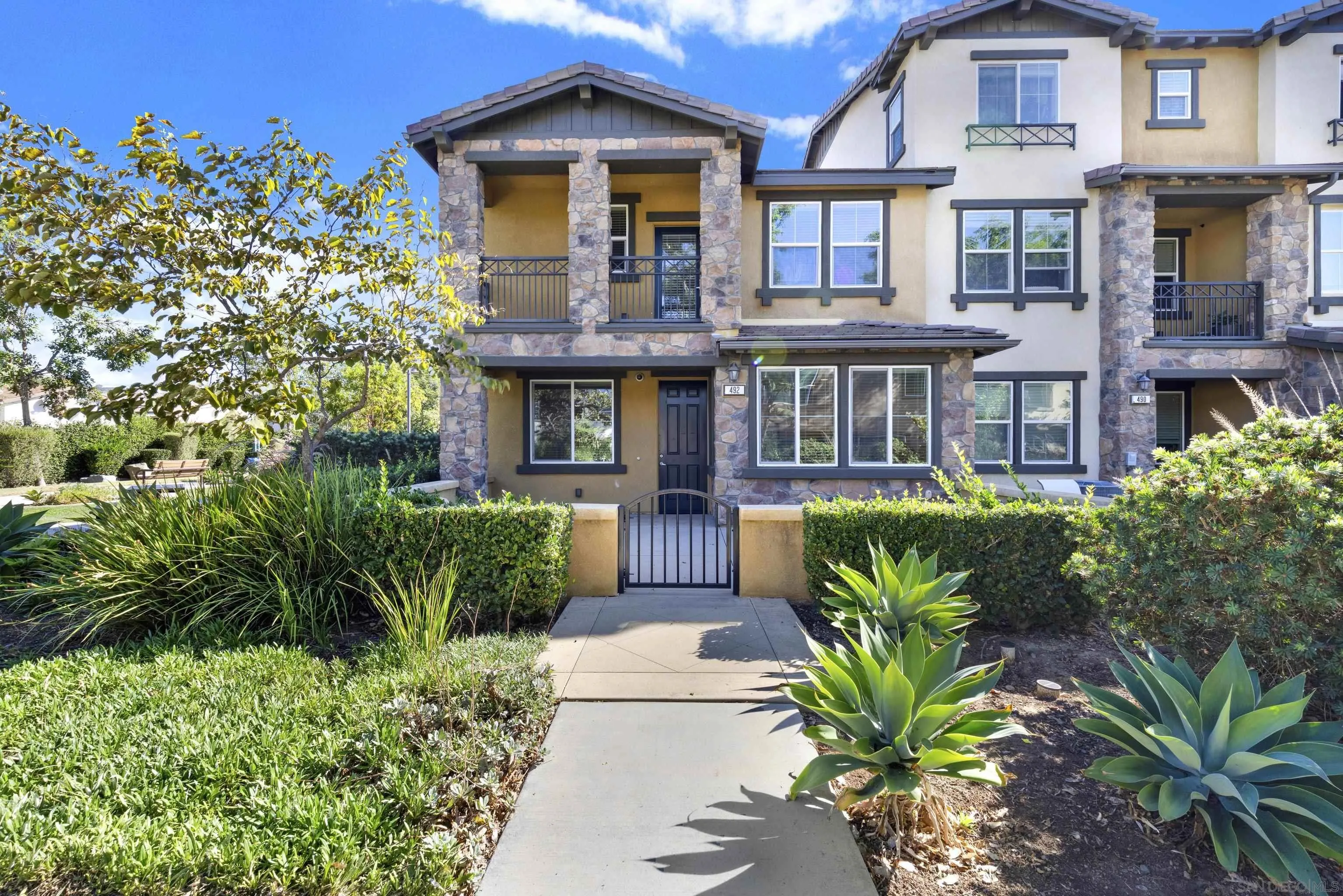 492 Prosperity Dr, San Marcos, CA 92069 492 Prosperity Dr, San Marcos, CA 92069