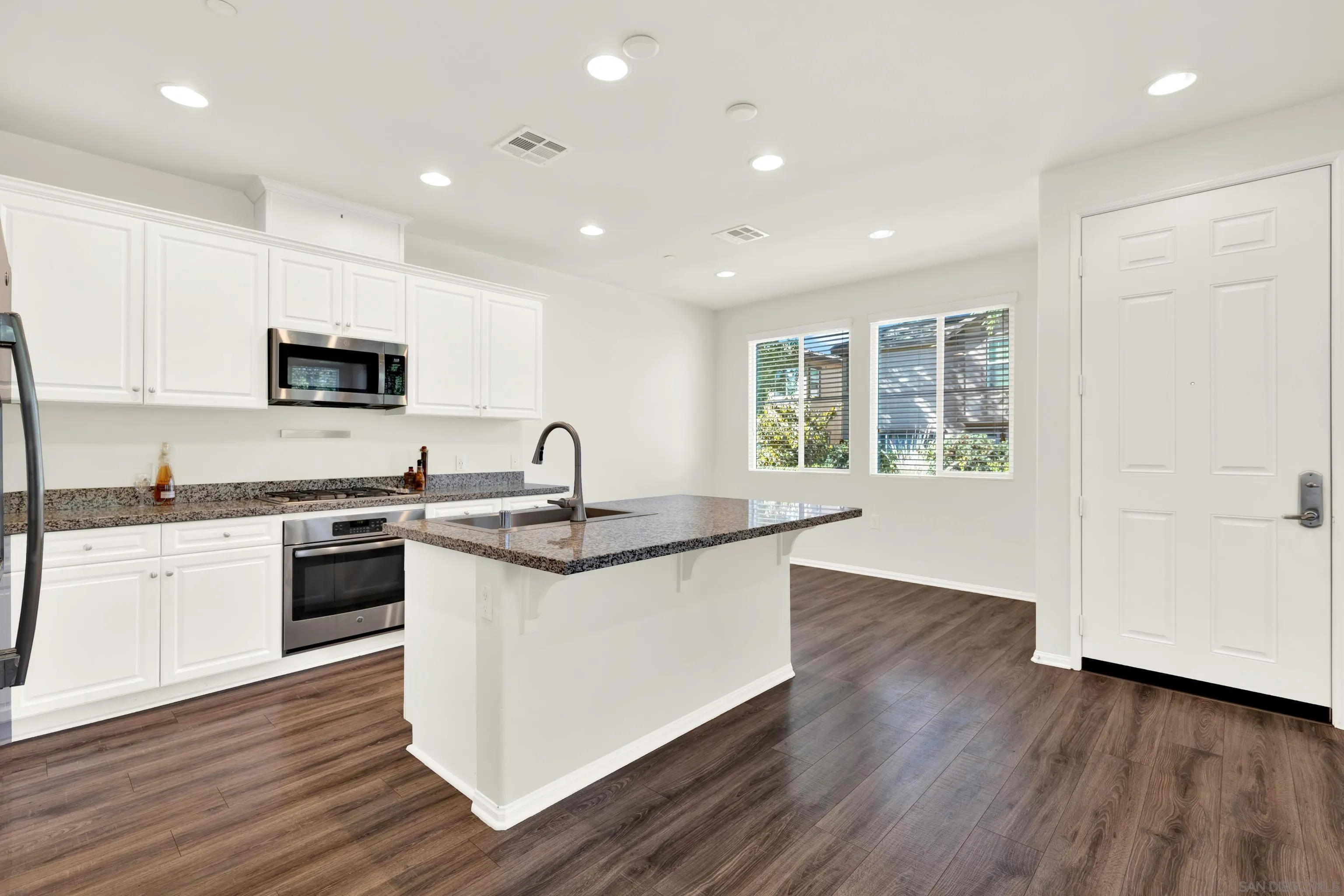 492 Prosperity Dr, San Marcos, CA 92069 492 Prosperity Dr, San Marcos, CA 92069