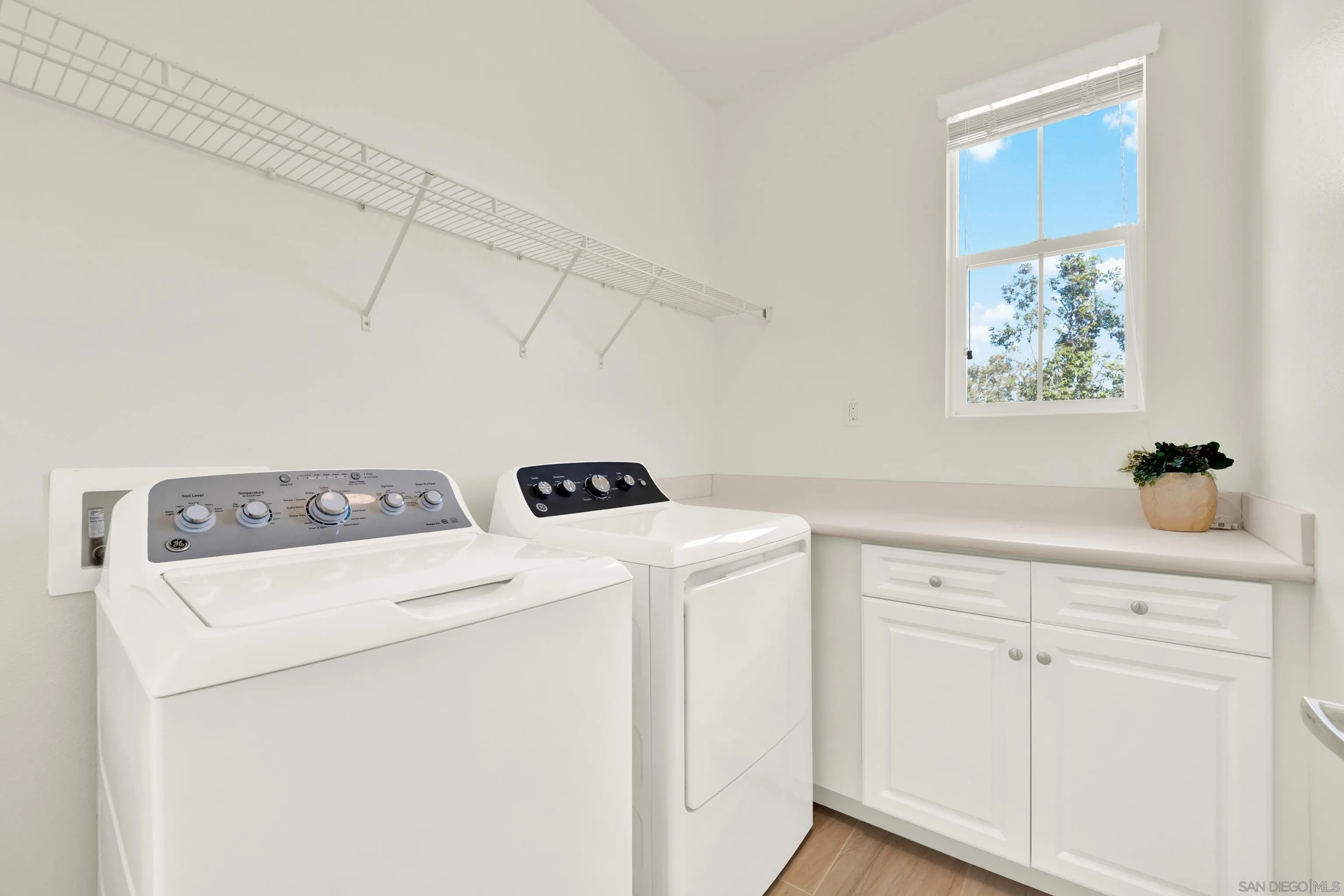 492 Prosperity Dr, San Marcos, CA 92069 492 Prosperity Dr, San Marcos, CA 92069