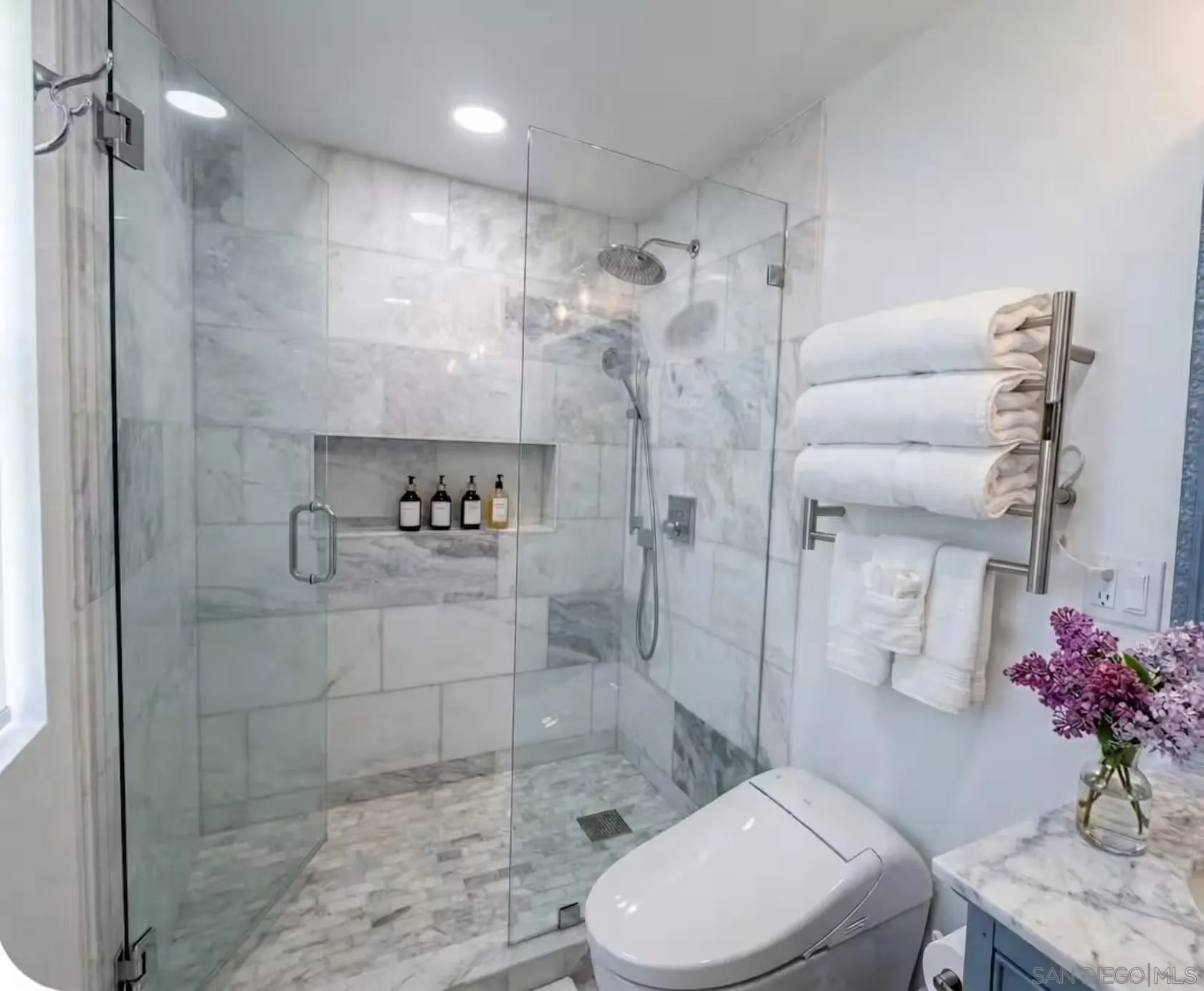 https://cdn.realtyfeed.com/cdn/127/260025493/81eec63eb242a8d5037afbaa1b9cedb1.webp