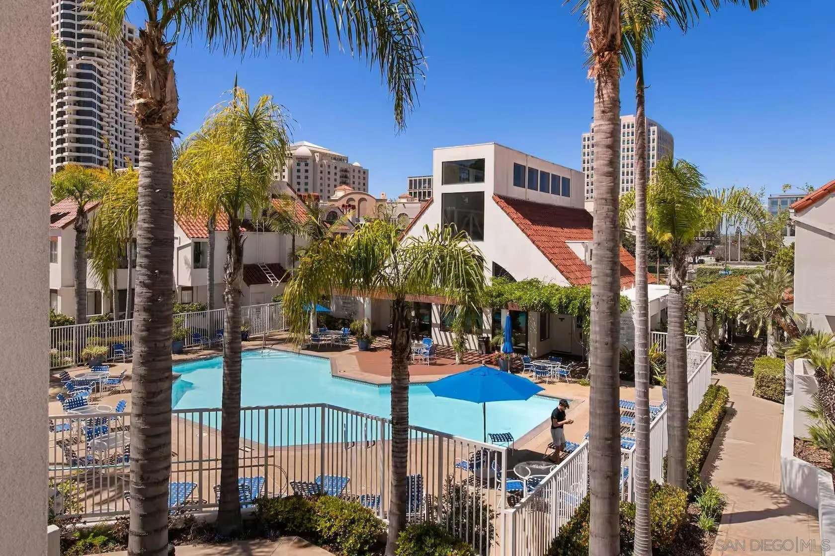 https://cdn.realtyfeed.com/cdn/127/260025493/94455d497d3faa6d4f21463bad73d90e.webp