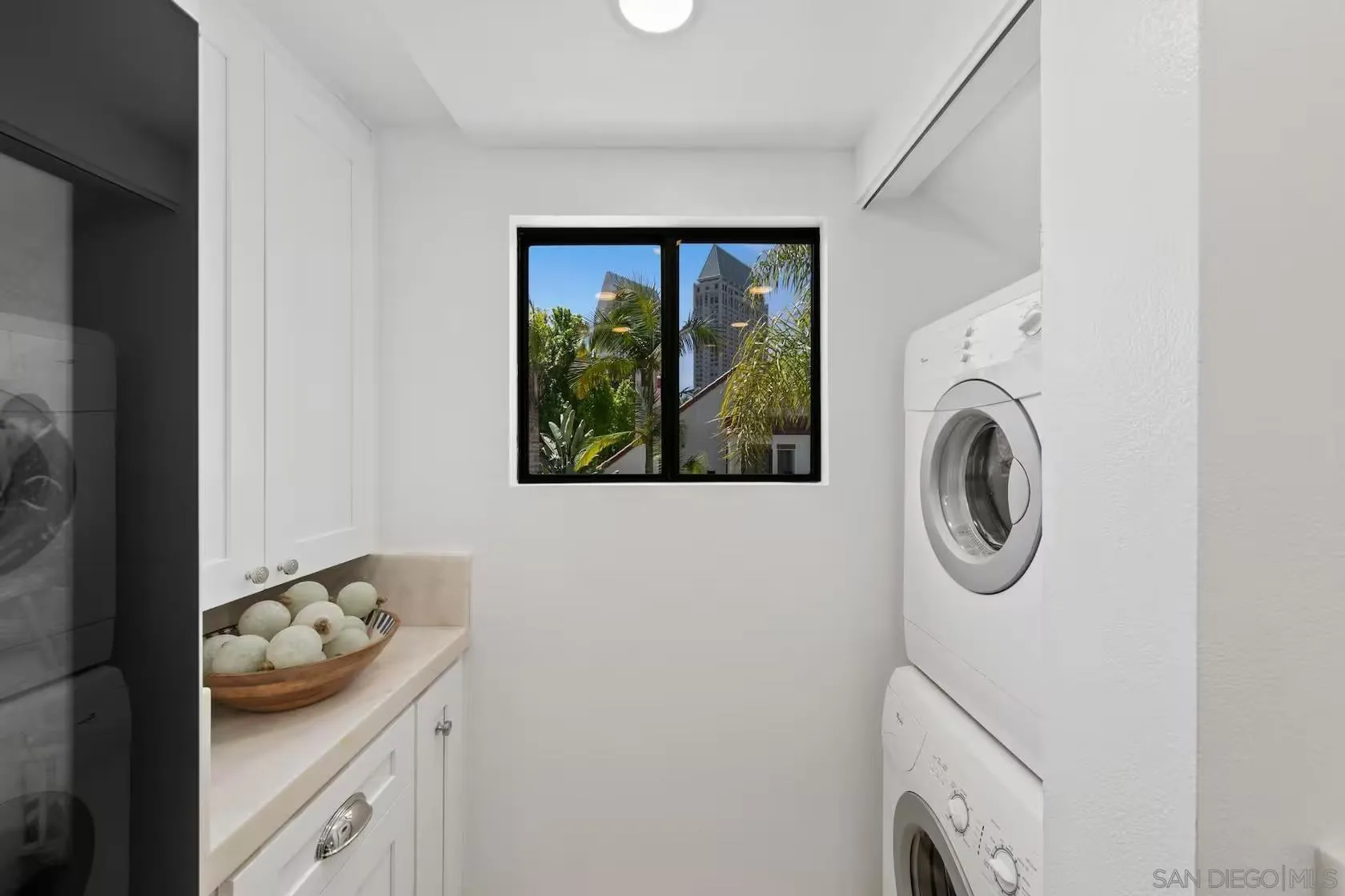 https://cdn.realtyfeed.com/cdn/127/260025493/e8959dcaedfa988765159223b2b87def.webp