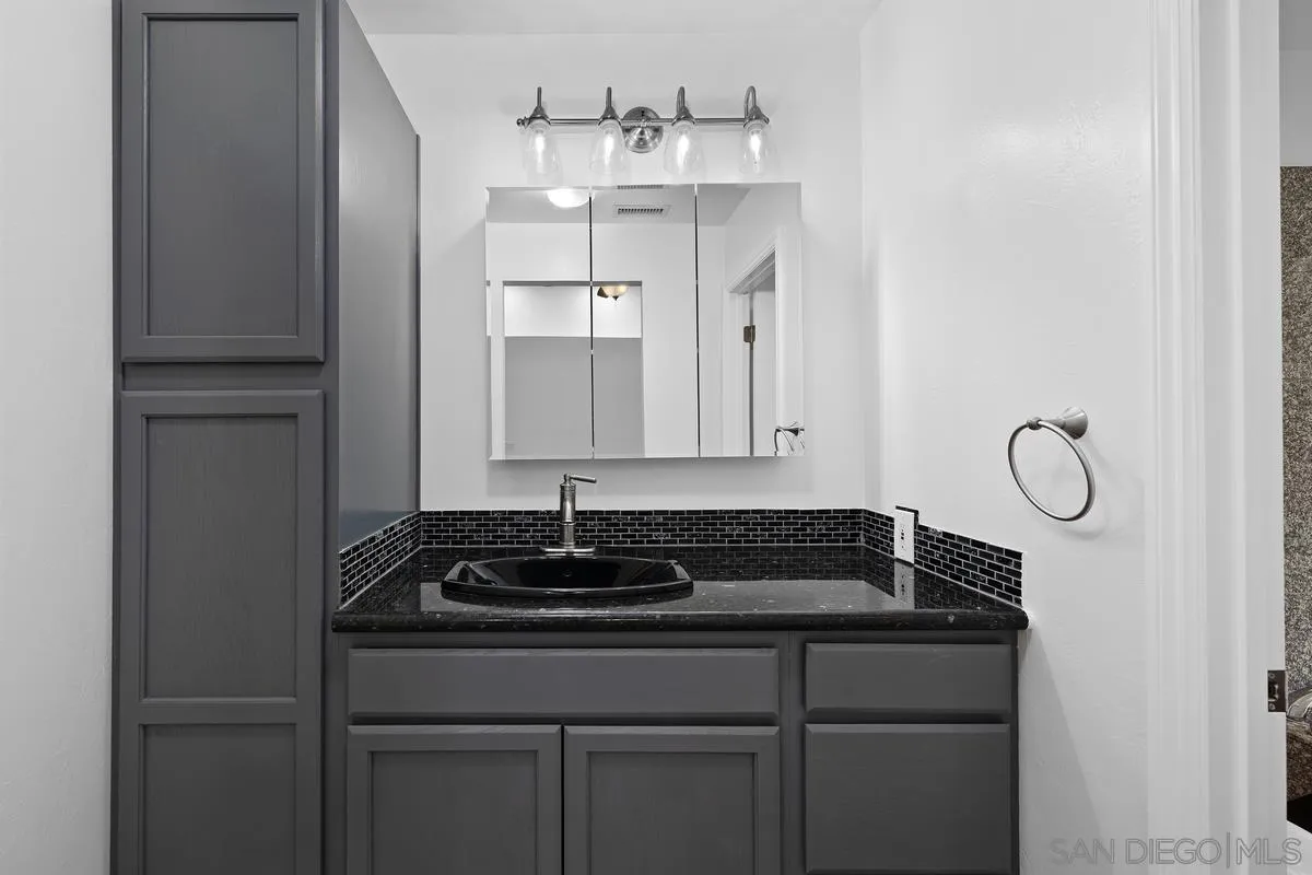 9092 TERRACE DR, La Mesa, CA 91941 9092 TERRACE DR, La Mesa, CA 91941