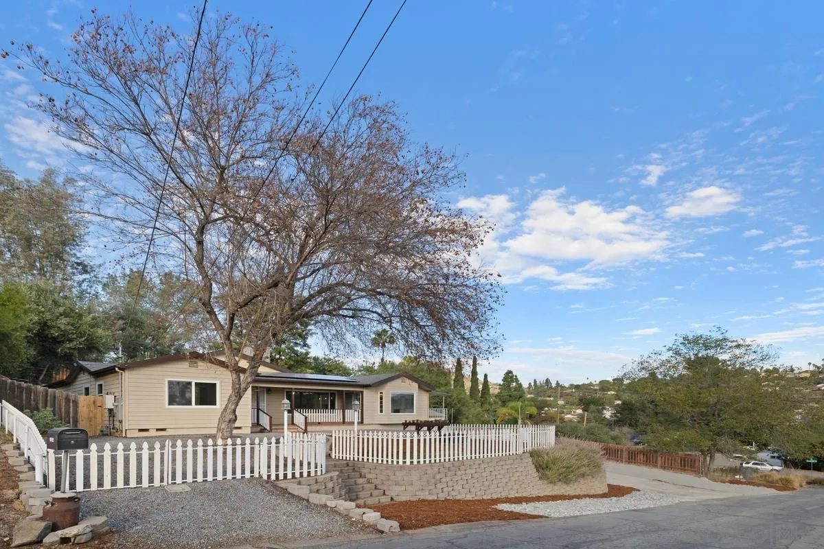 9092 TERRACE DR, La Mesa, CA 91941 9092 TERRACE DR, La Mesa, CA 91941