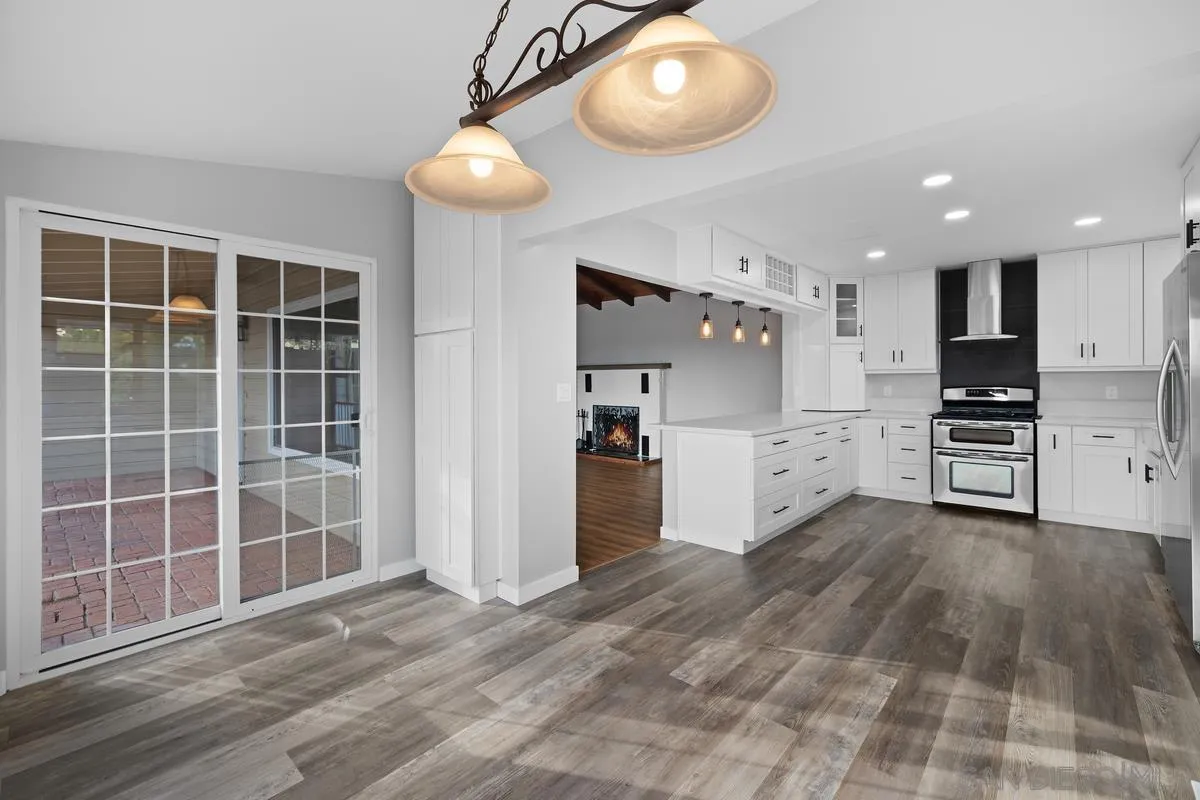9092 TERRACE DR, La Mesa, CA 91941 9092 TERRACE DR, La Mesa, CA 91941