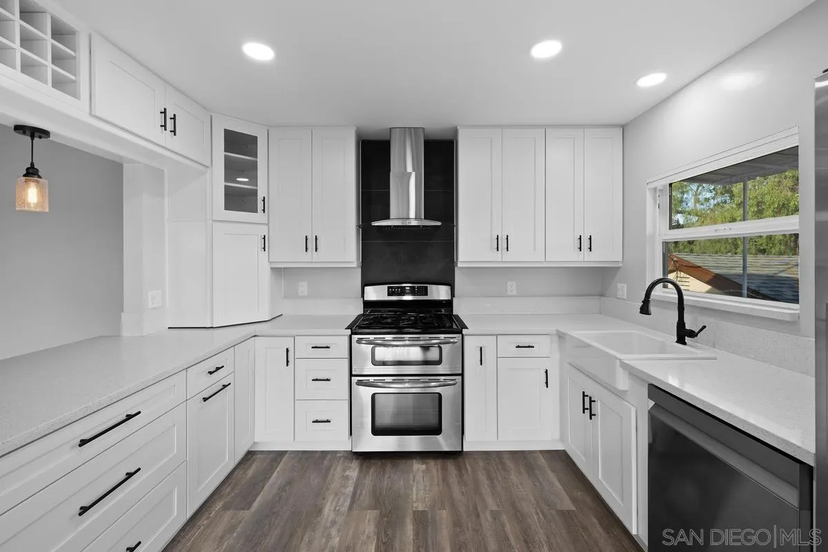 9092 TERRACE DR, La Mesa, CA 91941 9092 TERRACE DR, La Mesa, CA 91941