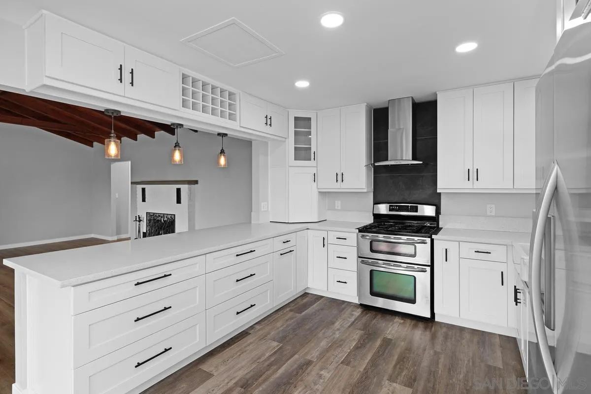 9092 TERRACE DR, La Mesa, CA 91941 9092 TERRACE DR, La Mesa, CA 91941