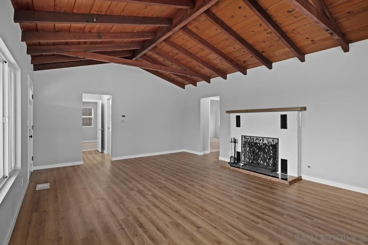 9092 TERRACE DR, La Mesa, CA 91941 9092 TERRACE DR, La Mesa, CA 91941