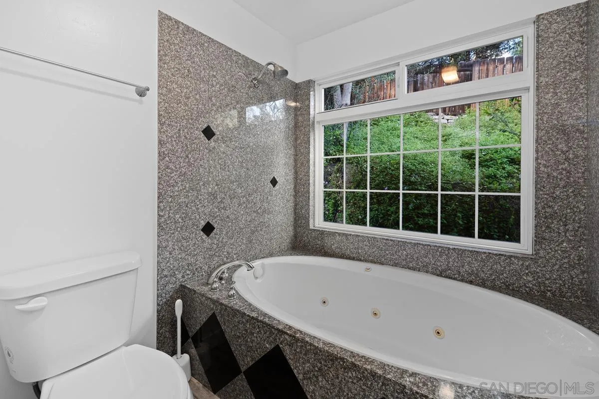 9092 TERRACE DR, La Mesa, CA 91941 9092 TERRACE DR, La Mesa, CA 91941