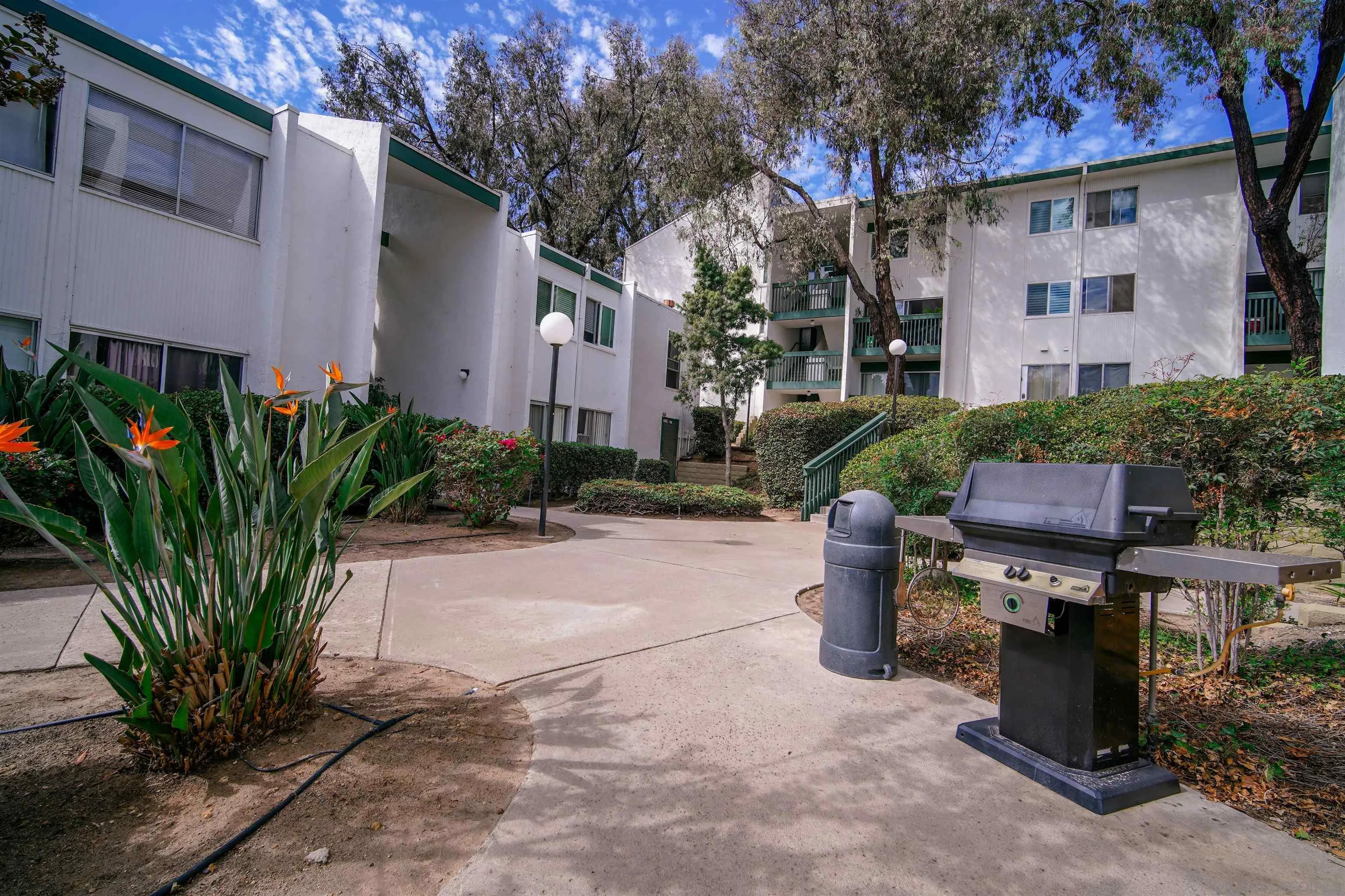 https://cdn.realtyfeed.com/cdn/127/260025496/0bba48e6bdb64f23bd93b4376704d497.webp