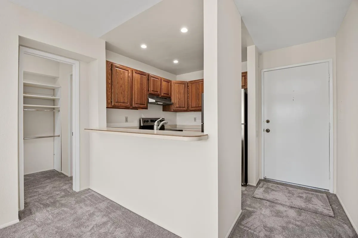 https://cdn.realtyfeed.com/cdn/127/260025496/31cc604e81bb21ef67edff148bdca3ec.webp