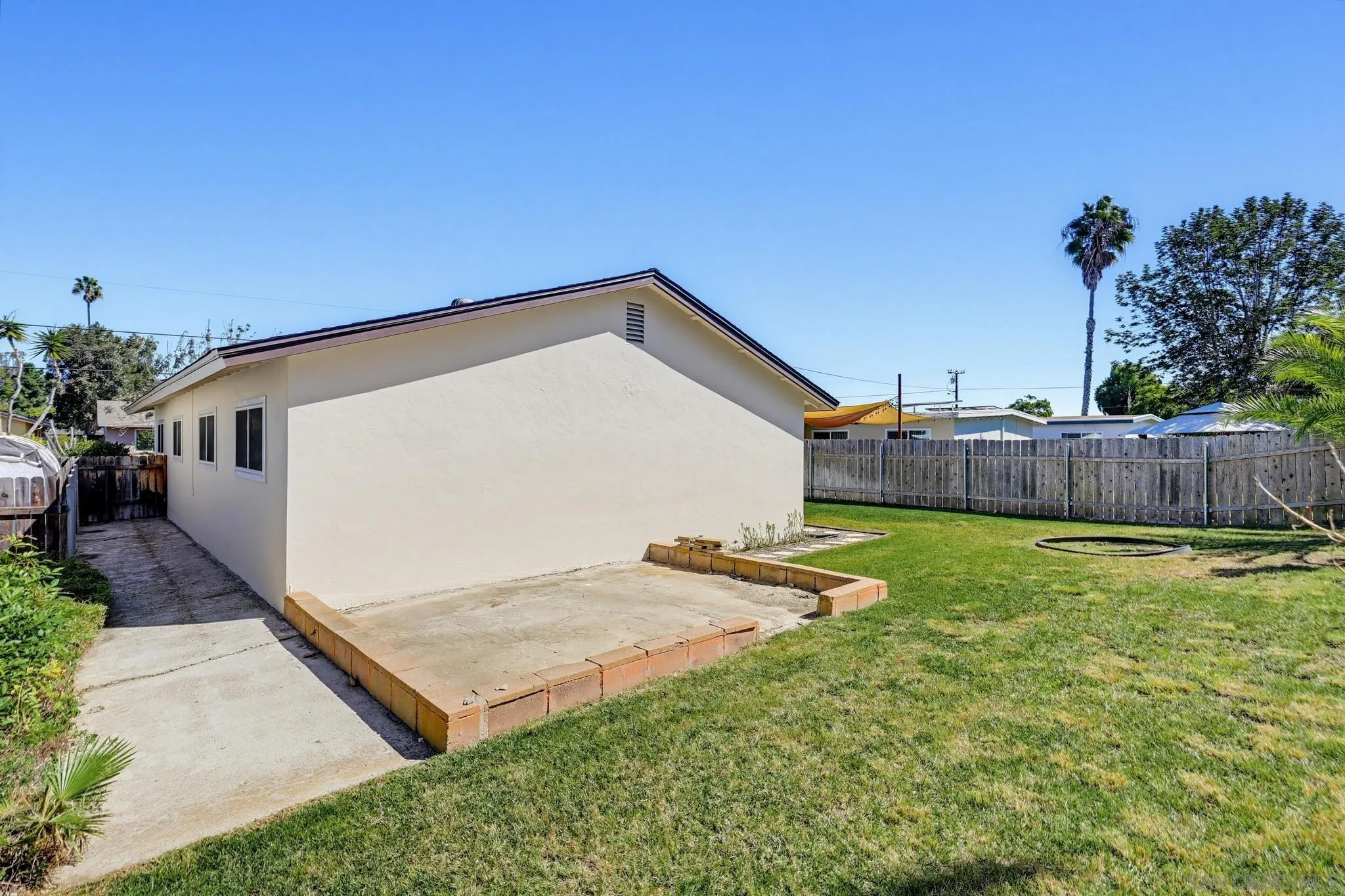 https://cdn.realtyfeed.com/cdn/127/260025502/716de2dcc10f70c6dc7f2a4ffbb65b21.webp