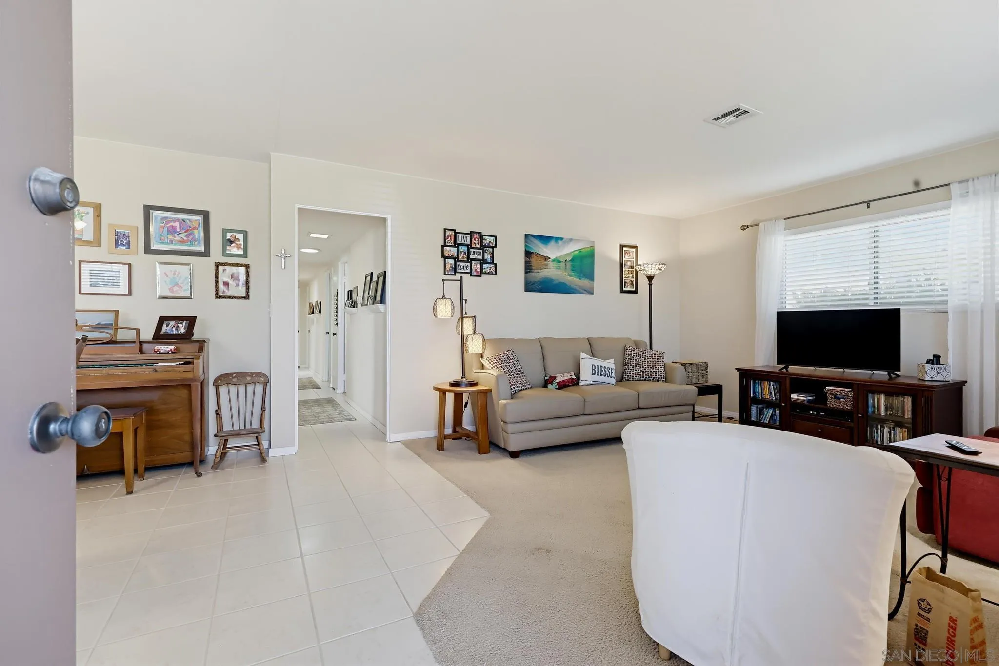 https://cdn.realtyfeed.com/cdn/127/260025502/d29ed89bcecb2b53dfa5feffae169b27.webp