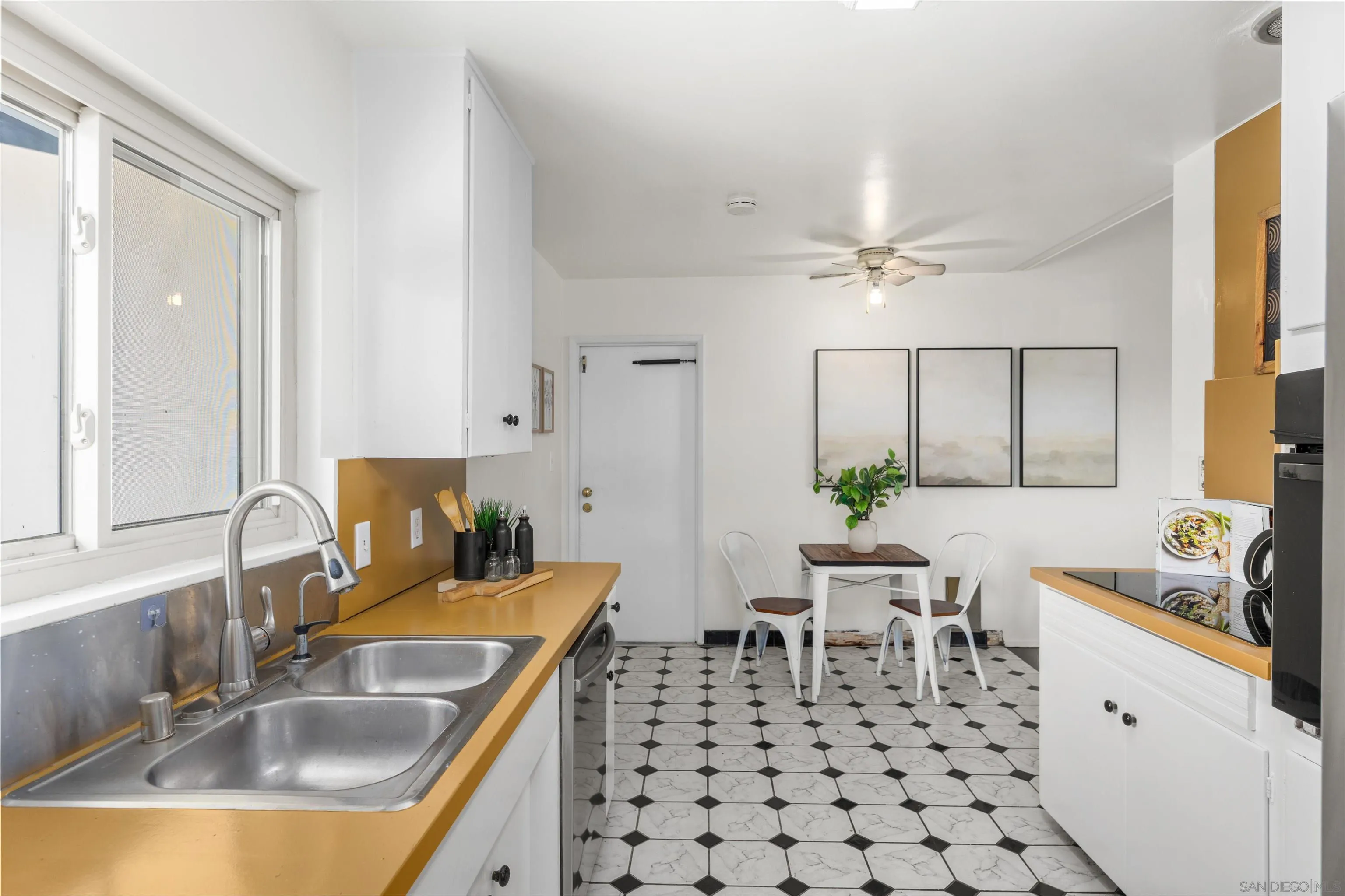 1711 Ridge View Dr., San Diego, CA 92105 1711 Ridge View Dr., San Diego, CA 92105