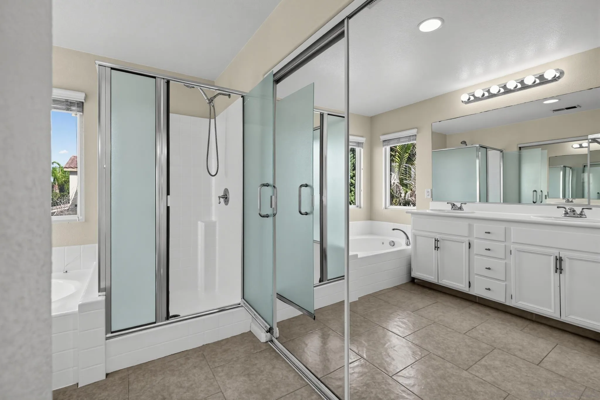 1204 Hidden Trails, San Diego, CA 92154 Primary Bath/Spa
