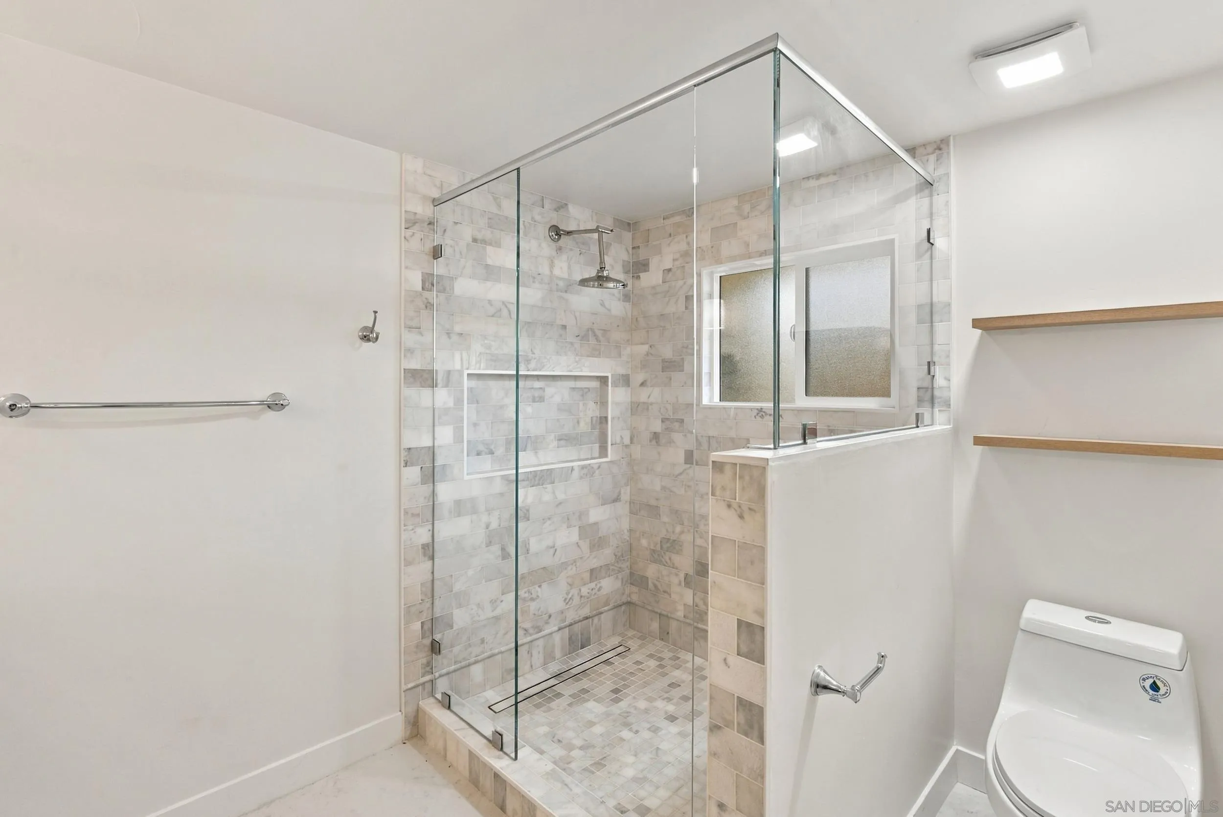 https://cdn.realtyfeed.com/cdn/127/260025527/1f536d192d21d3b8b2625639a31bfcd8.webp