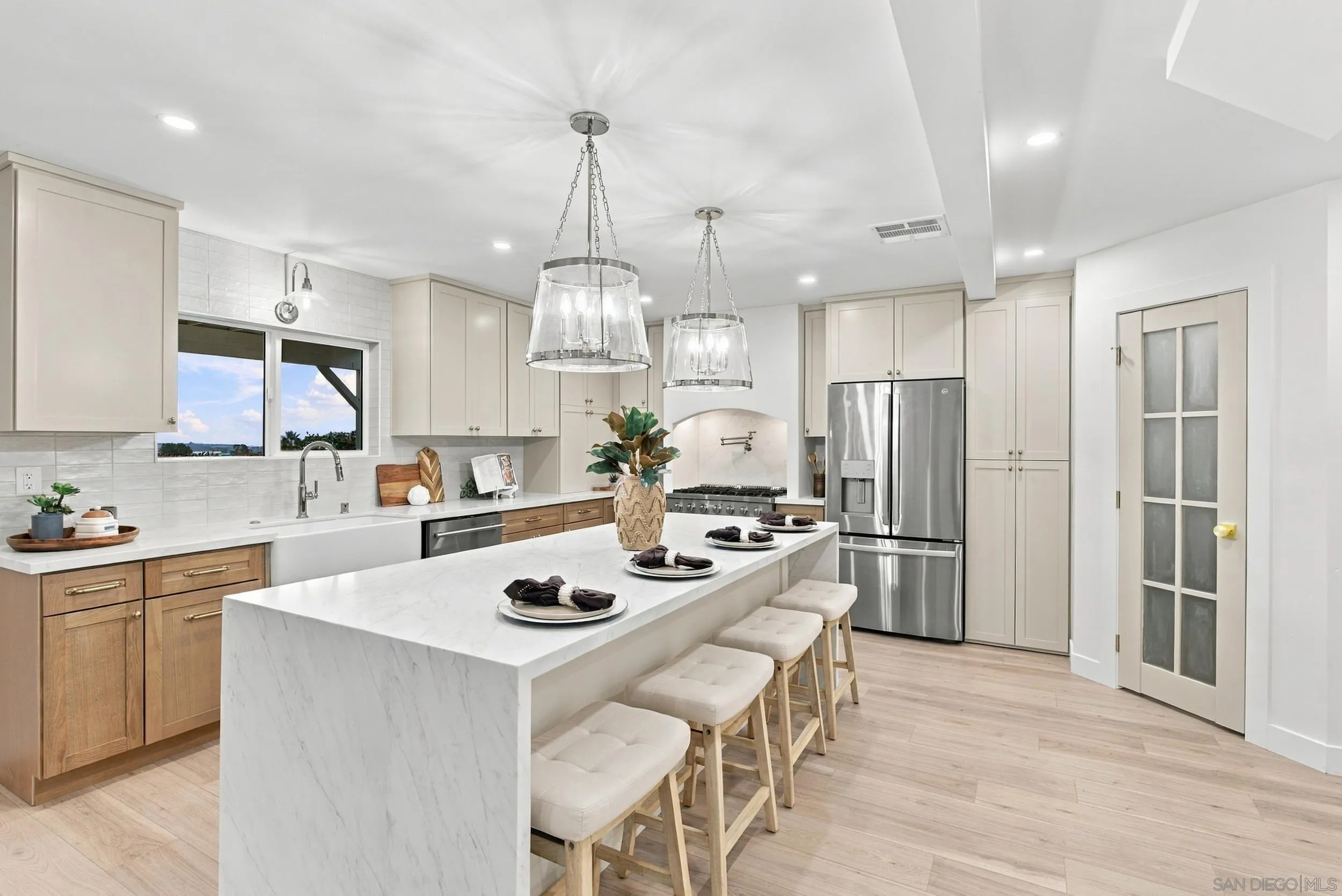 https://cdn.realtyfeed.com/cdn/127/260025527/3455c3c5d7335817a286b8a349eb3679.webp