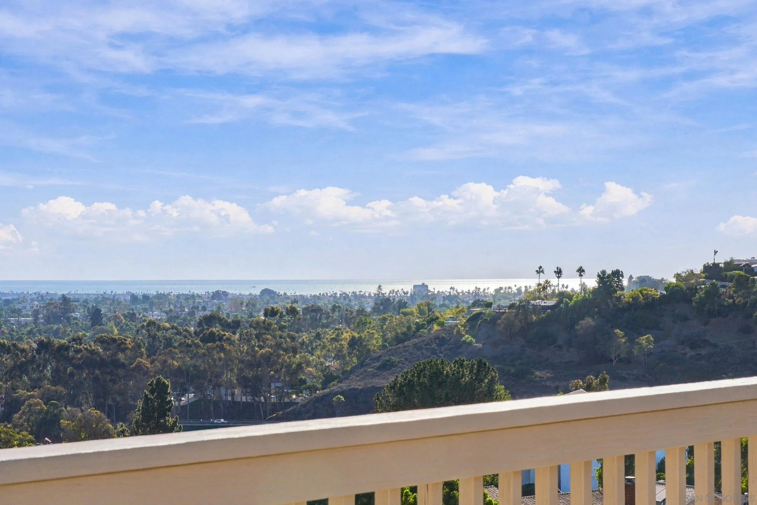 https://cdn.realtyfeed.com/cdn/127/260025527/5da5d7d0c13c0f74f43d6965a2d1cb1f.webp
