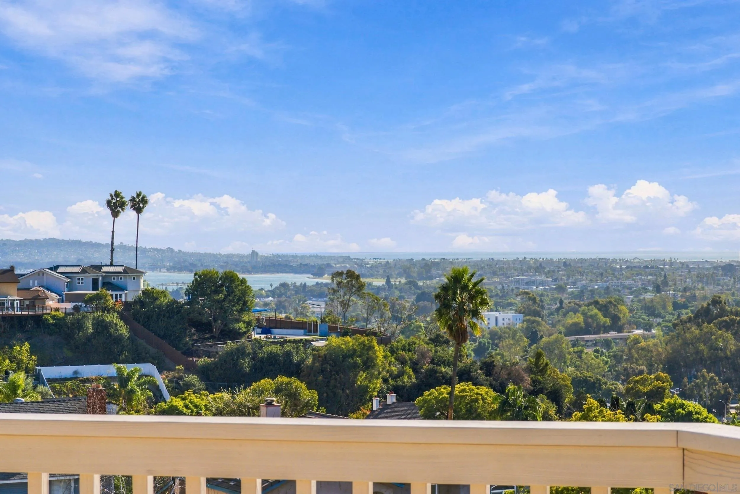https://cdn.realtyfeed.com/cdn/127/260025527/6c9500d2139fbc452da69fa6a76350c8.webp