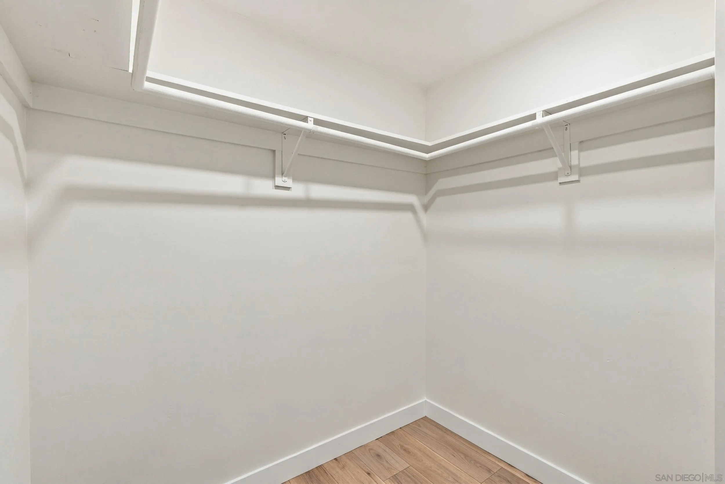 https://cdn.realtyfeed.com/cdn/127/260025527/af2e525b11226704d479865d3eca5927.webp