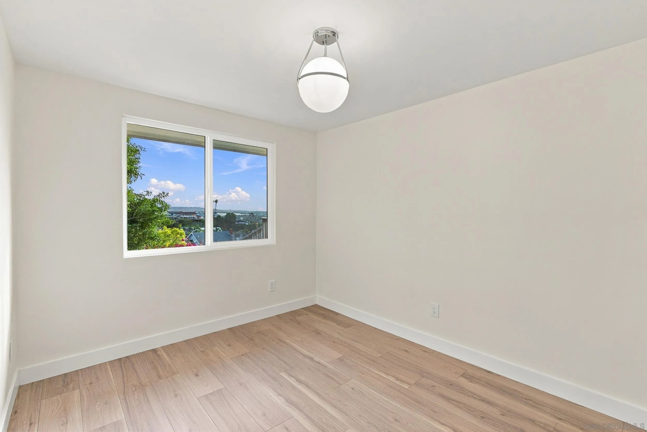 https://cdn.realtyfeed.com/cdn/127/260025527/b655e1c06b818a4239c2ac38db5b8918.webp