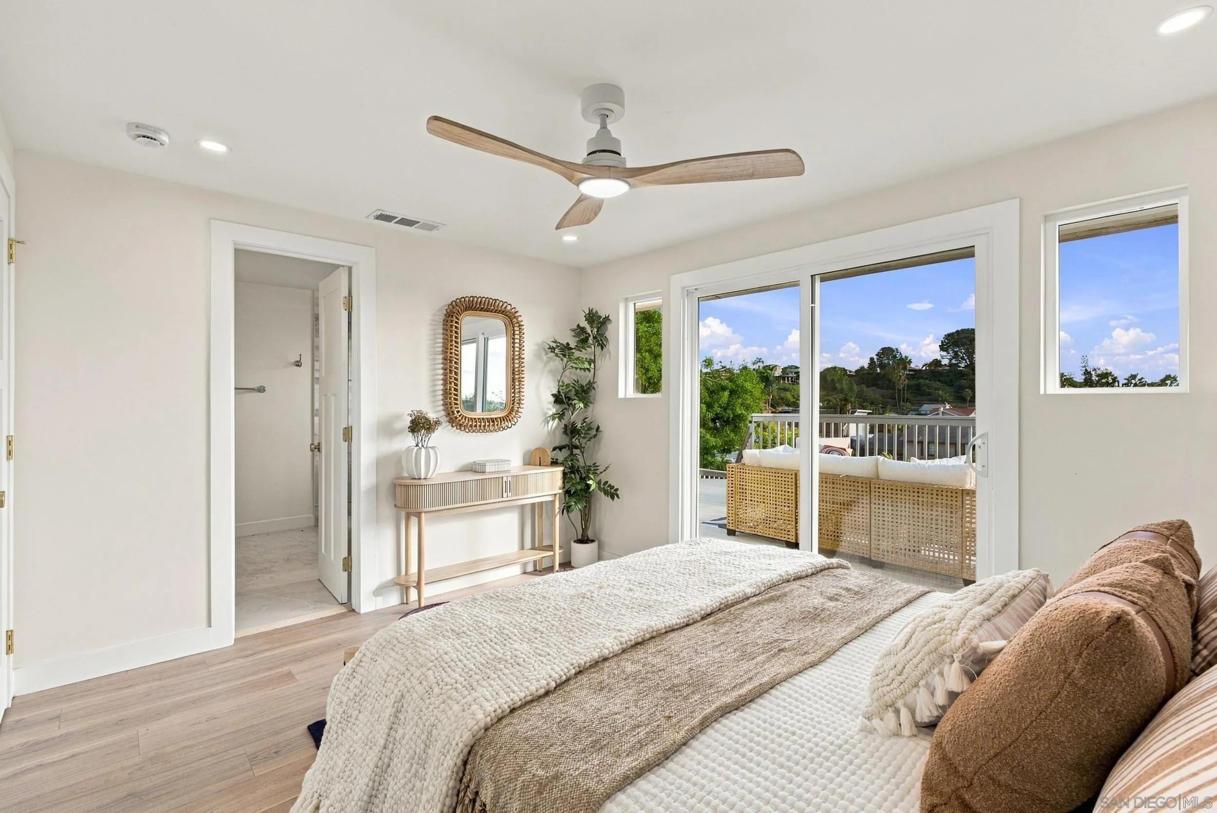 https://cdn.realtyfeed.com/cdn/127/260025527/d2342e9e77a578143581ae85d654c9e2.webp