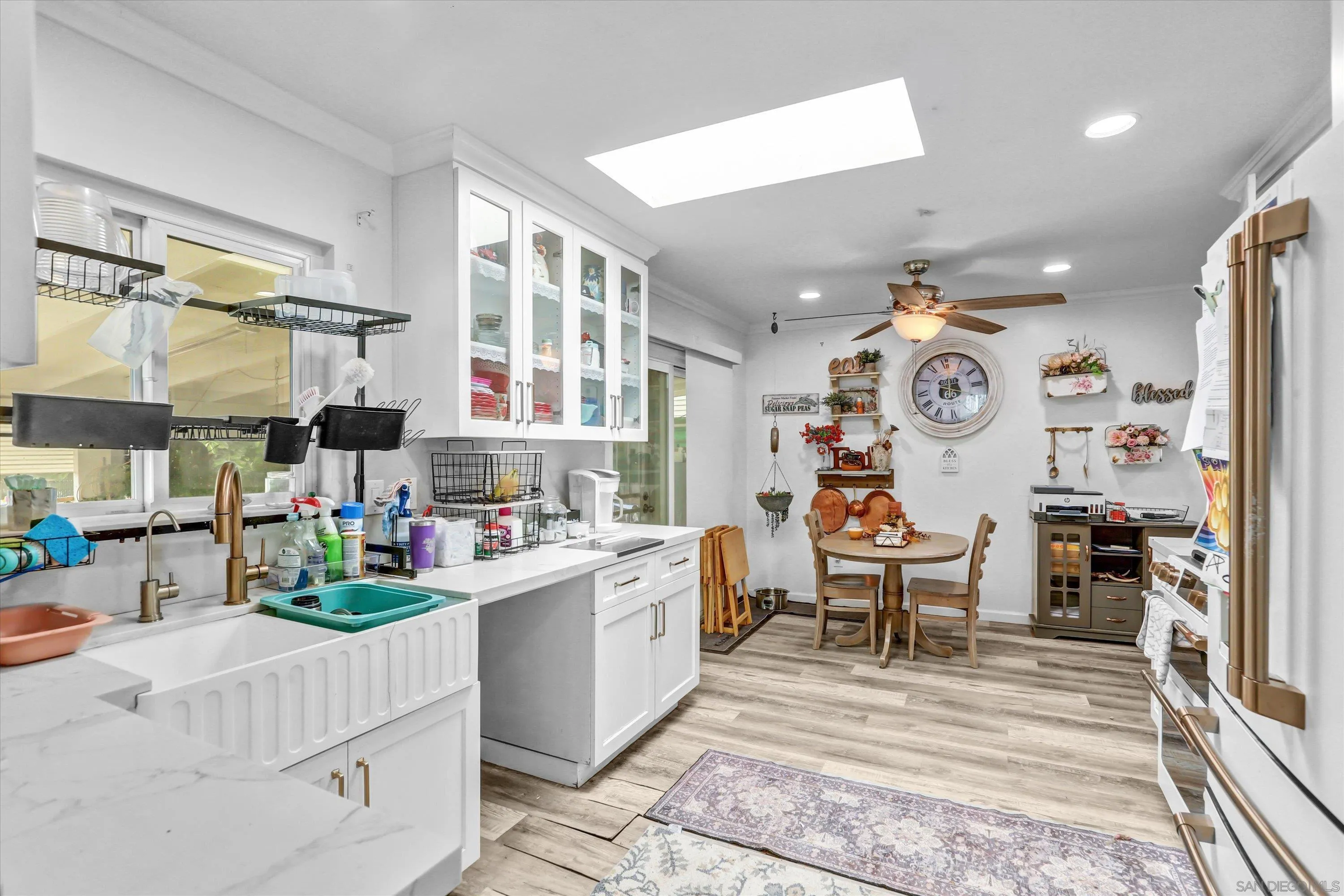 152 First Ave, Chula Vista, CA 91910 Kitchen